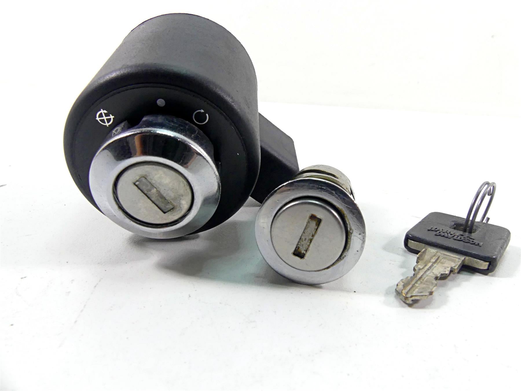 2009 Harley XR1200 Sportster Ignition Switch Steering Lock Key Set 48154-05 {{ shop.shopifyCountryName }} - Mototech271