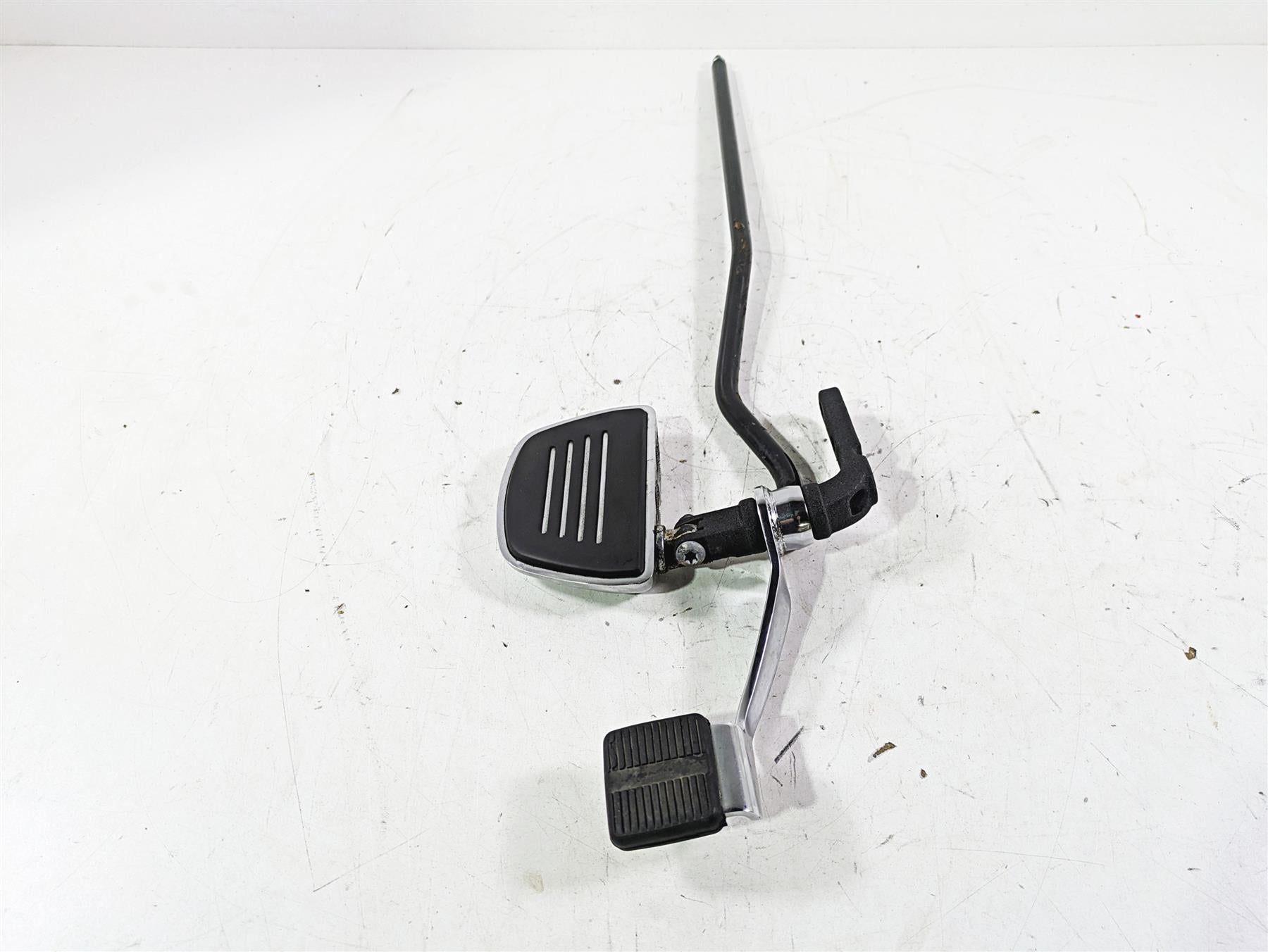2013 Harley FXDWG Dyna Wide Glide Right Floorboard + Forward Controls 42663-03A {{ shop.shopifyCountryName }} - Mototech271