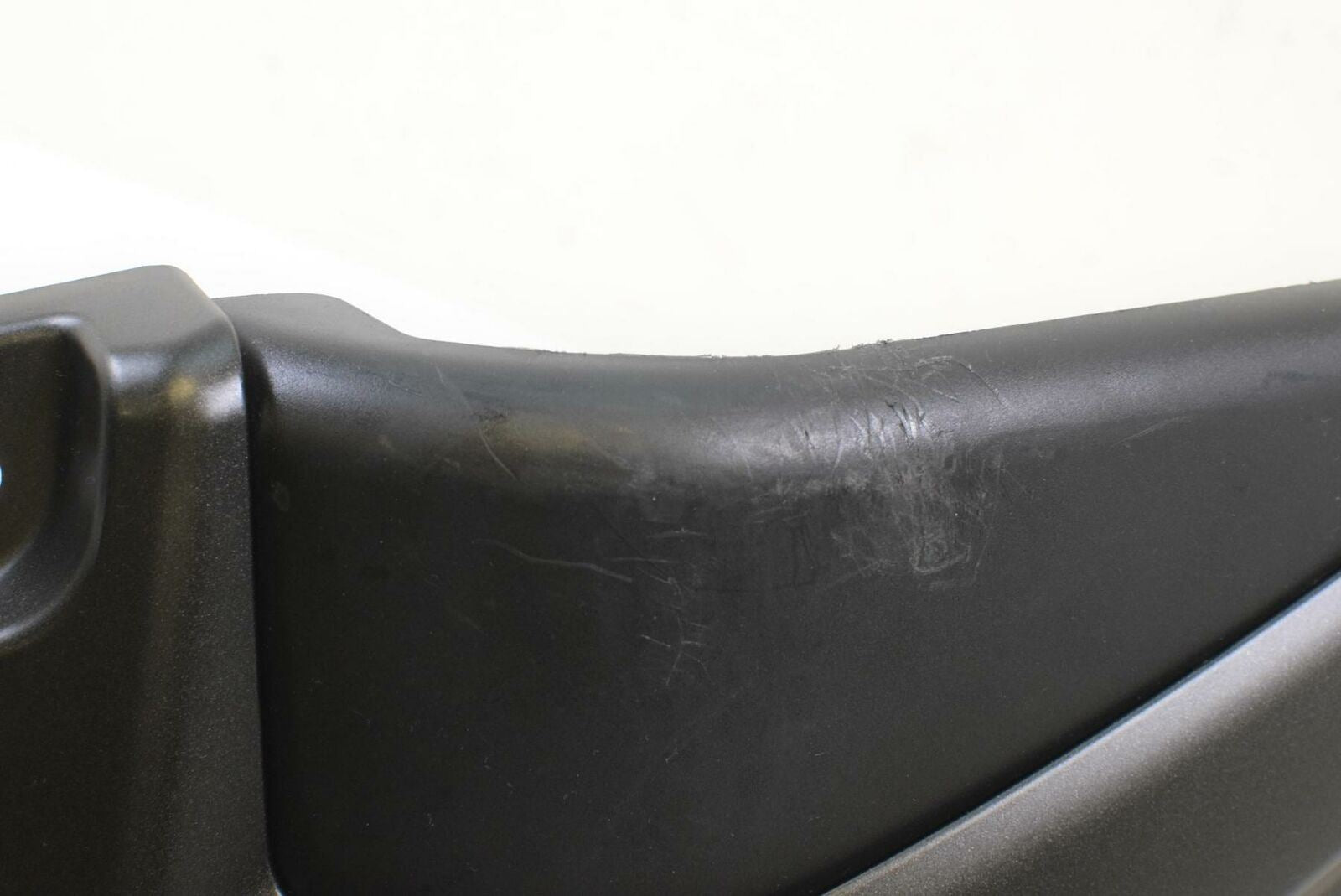 2014 Yamaha XT1200 ES Super Tenere Right Lower Tank Fairing - crack 23P-2835V {{ shop.shopifyCountryName }} - Mototech271