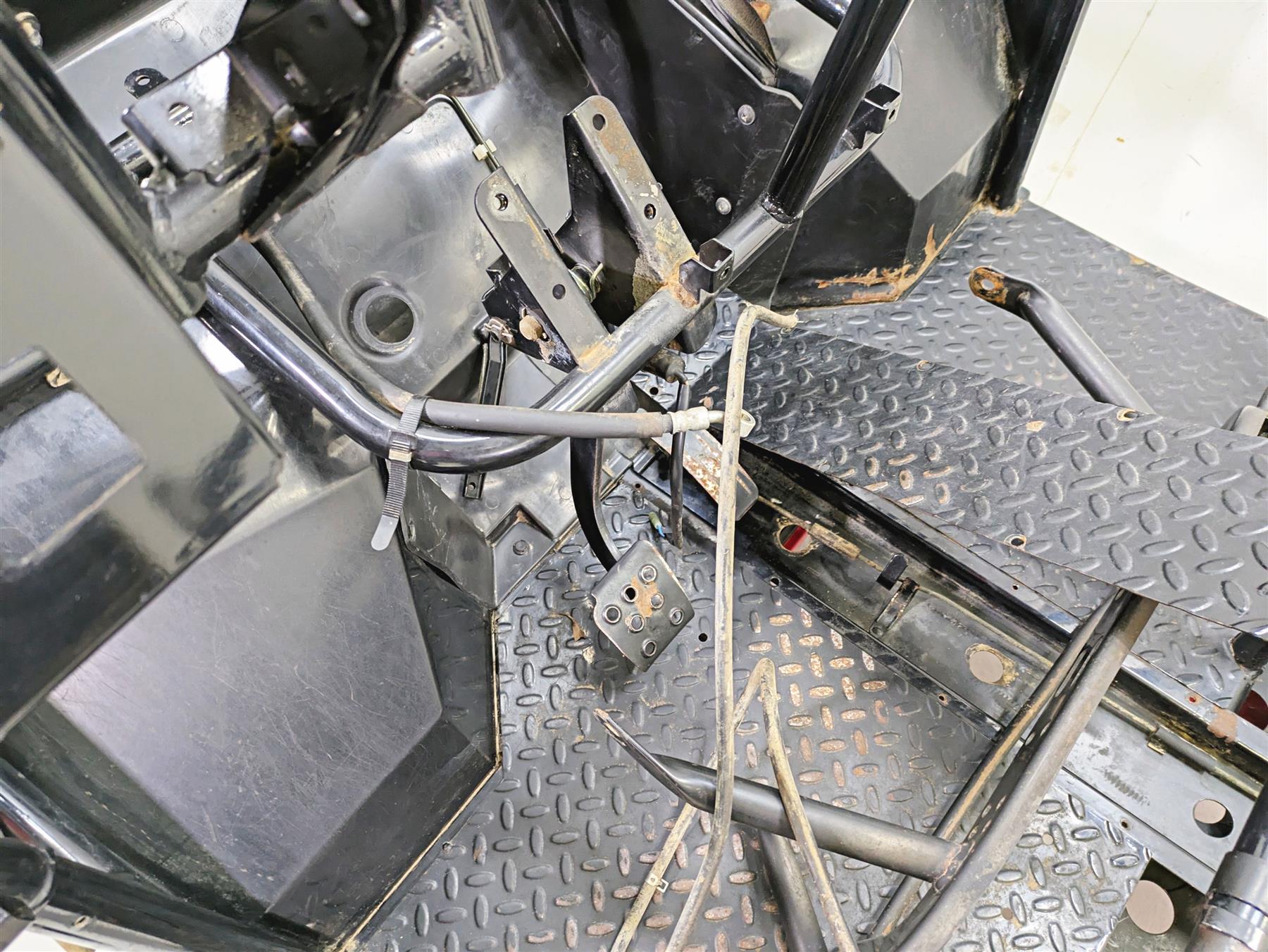 2010 Kawasaki 610 4x4 Mule Straight Main Frame Chassis & Foot Pedals With Clean Texas Title {{ shop.shopifyCountryName }} - Mototech271