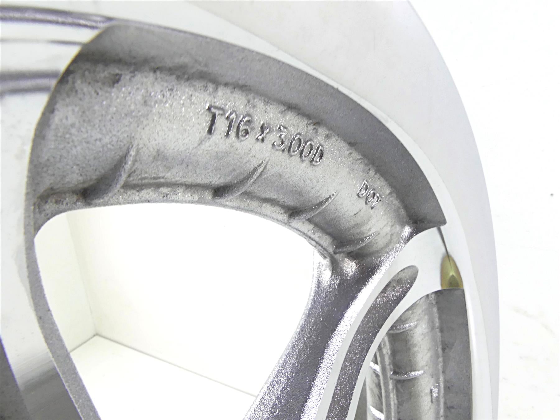 2006 Harley Touring FLHTCU SE E-Glide 16x3 Front Wheel Rim - Read 43920-02 {{ shop.shopifyCountryName }} - Mototech271