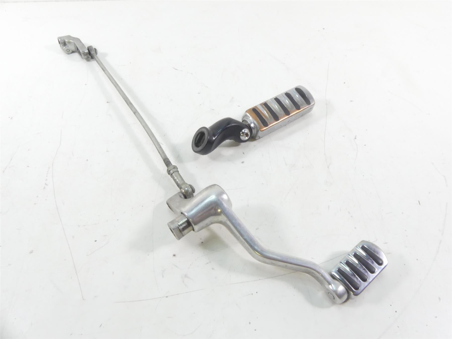 2013 Harley Davidson VRSCF Muscle Left Front Footpeg & Shifter Parts 54046-12 | Mototech271
