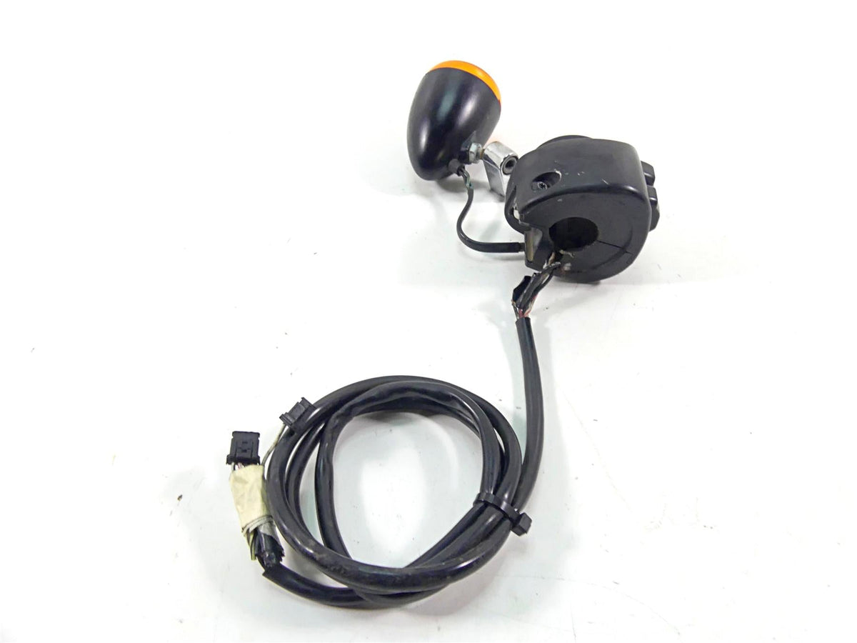2011 Harley Softail FXS Blackline Right Control Switch + Blinker - Read 72952-11 {{ shop.shopifyCountryName }} - Mototech271
