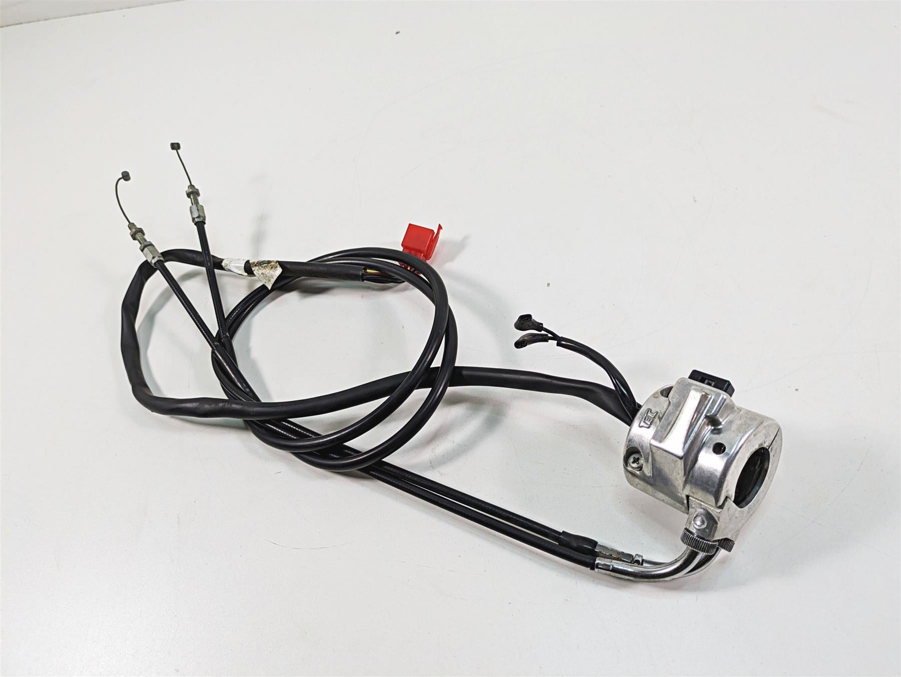 2006 Honda V-Twin VTX1300 R Right Hand Control Switch Throttle 35013-MEA-671 {{ shop.shopifyCountryName }} - Mototech271