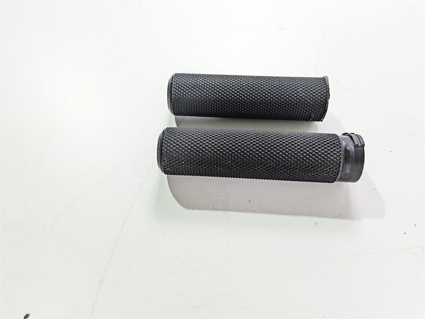 2002 Big Dog Pitbull Harley 1" Bar Arlen Ness Fusion Hand Grip Set 405-0553 {{ shop.shopifyCountryName }} - Mototech271