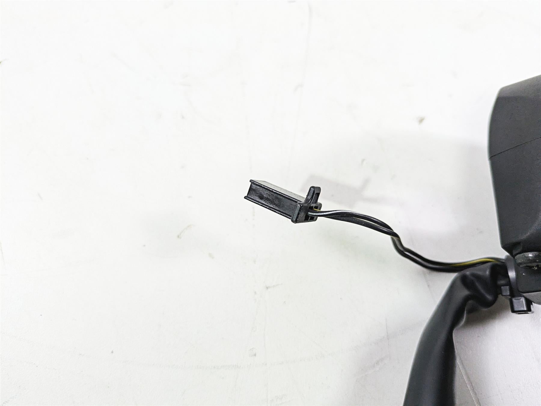 2008 Suzuki GSXR600 Left Hand Light Blinker Horn Control Switch 37400-37H13 {{ shop.shopifyCountryName }} - Mototech271