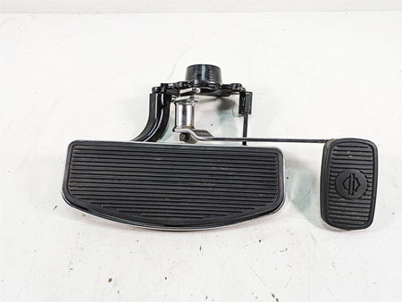 2010 Harley Touring FLHTCU Electra Glide Right Floorboard + Brake Pedal 50621-06 {{ shop.shopifyCountryName }} - Mototech271