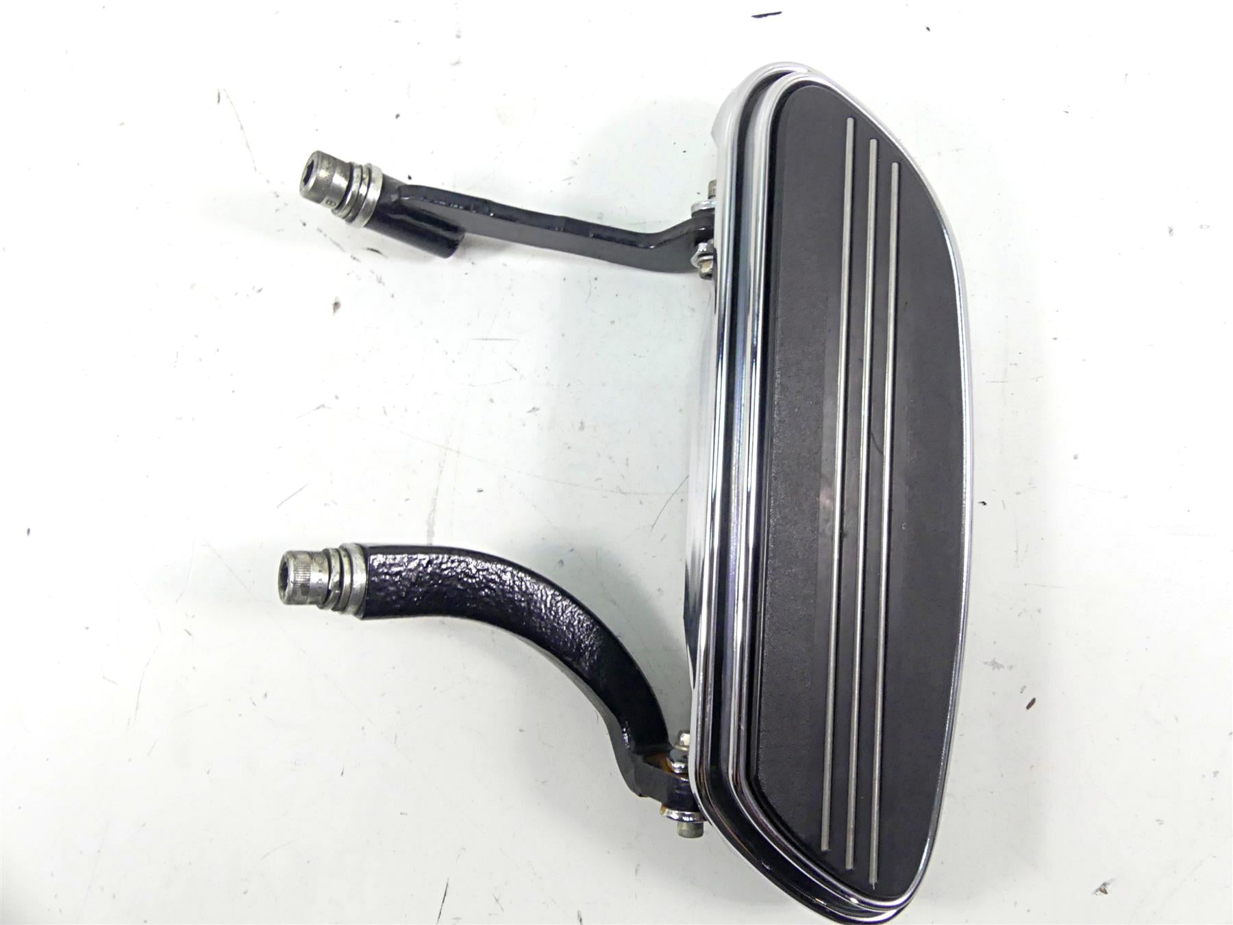 2008 Harley Touring FLHX Street Glide Right Front Floor Board Footrest 50683-04 {{ shop.shopifyCountryName }} - Mototech271