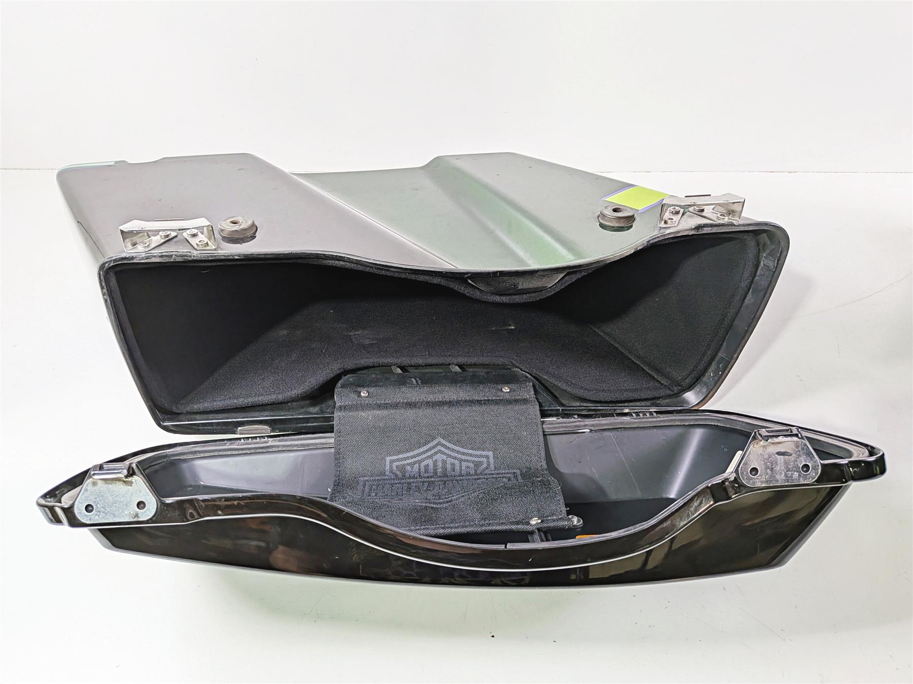 2006 Harley Touring FLHTCU SE CVO Electra Glide Saddlebag Set Majestic 90654-06-Mototech271