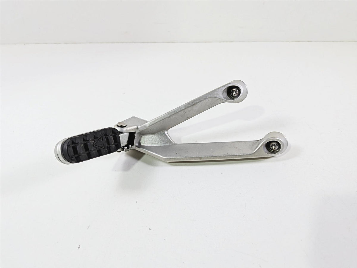 2022 Triumph Tiger 900 GT Pro Left Rear Passenger Foot Peg T2082284 {{ shop.shopifyCountryName }} - Mototech271