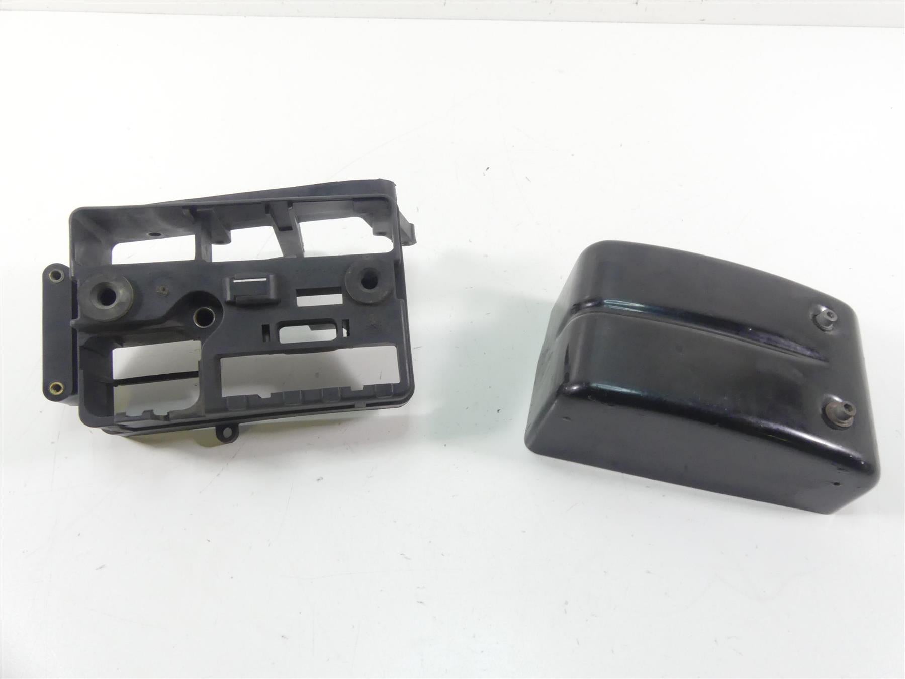 2011 Harley FXDWG Dyna Wide Glide Electric Stay Tray & Cover 13569-06 66361-04 {{ shop.shopifyCountryName }} - Mototech271