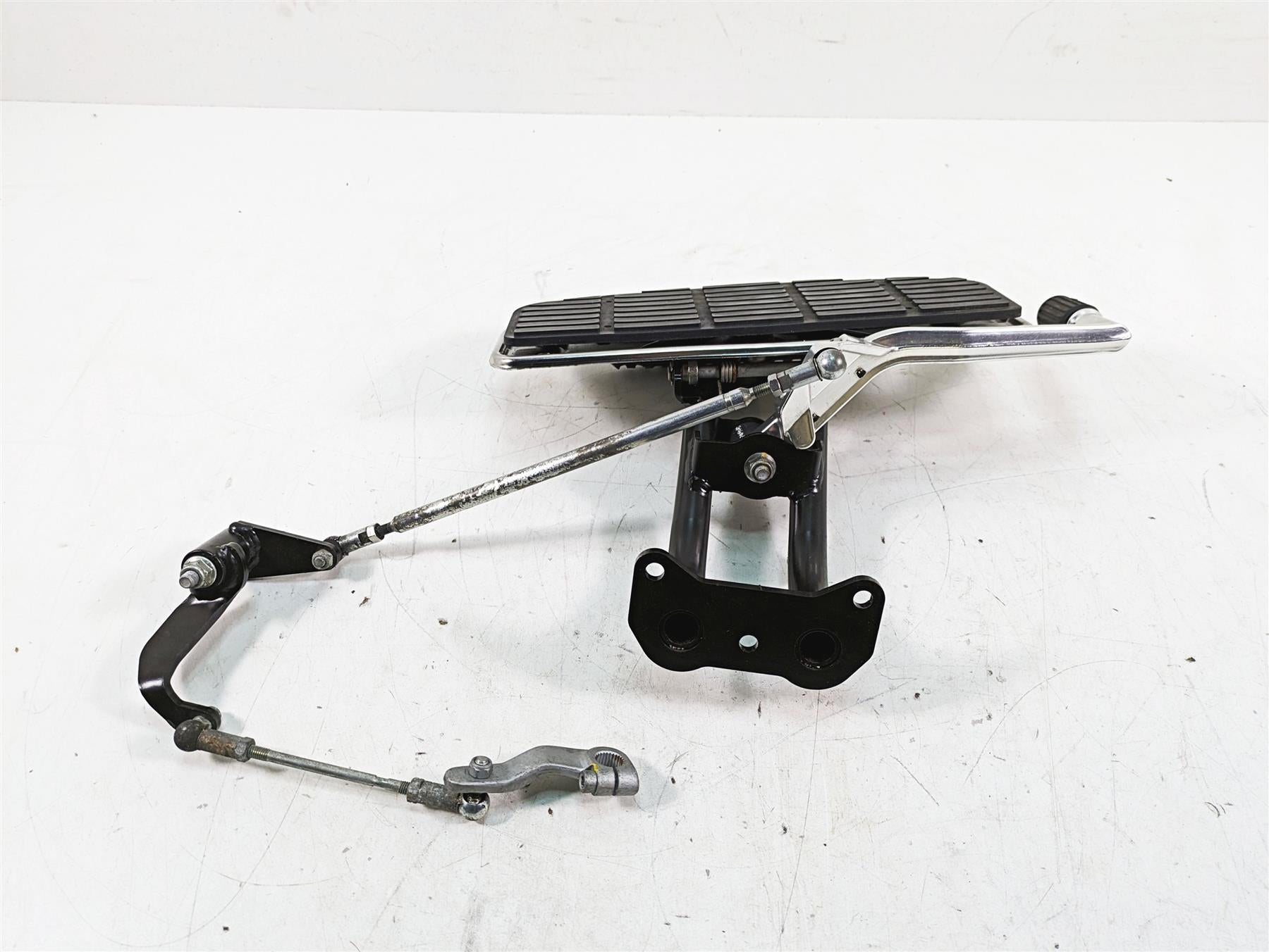 2014 Moto Guzzi California 1400 T Left Front Floorboard & Shifter Lever 887303 {{ shop.shopifyCountryName }} - Mototech271