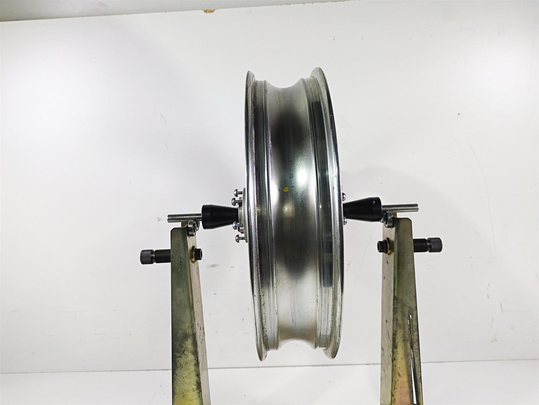 2002 Honda GL1500 CD Valkyrie Deluxe Nice Front Wheel Rim 17x3.5 44650-MZ0-B22 {{ shop.shopifyCountryName }} - Mototech271