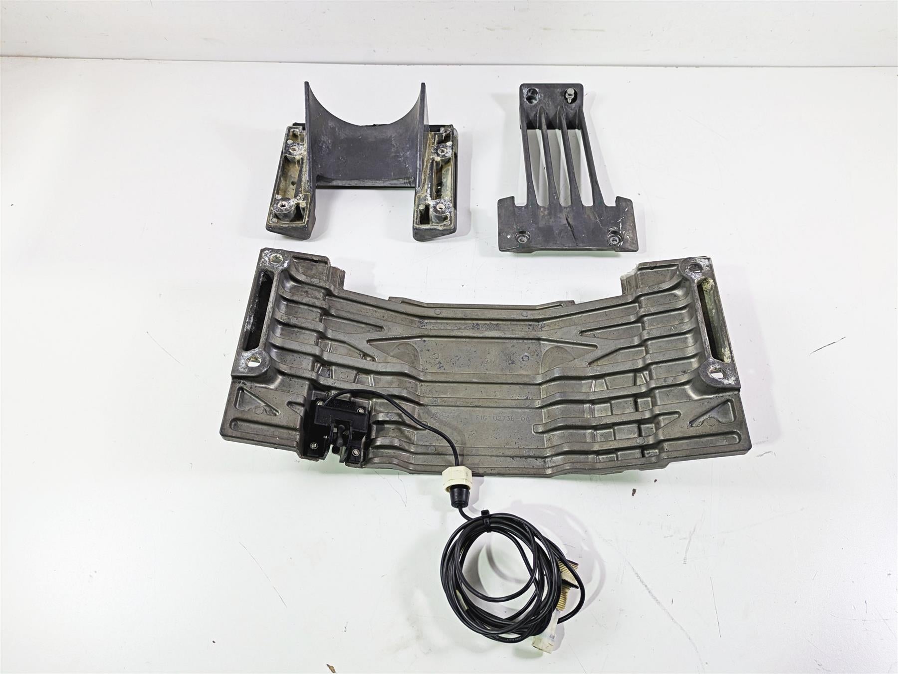 2006 Yamaha GP1300R Waverunner Lower Skid Riding Plate Set F1G-U273B-00-00 {{ shop.shopifyCountryName }} - Mototech271