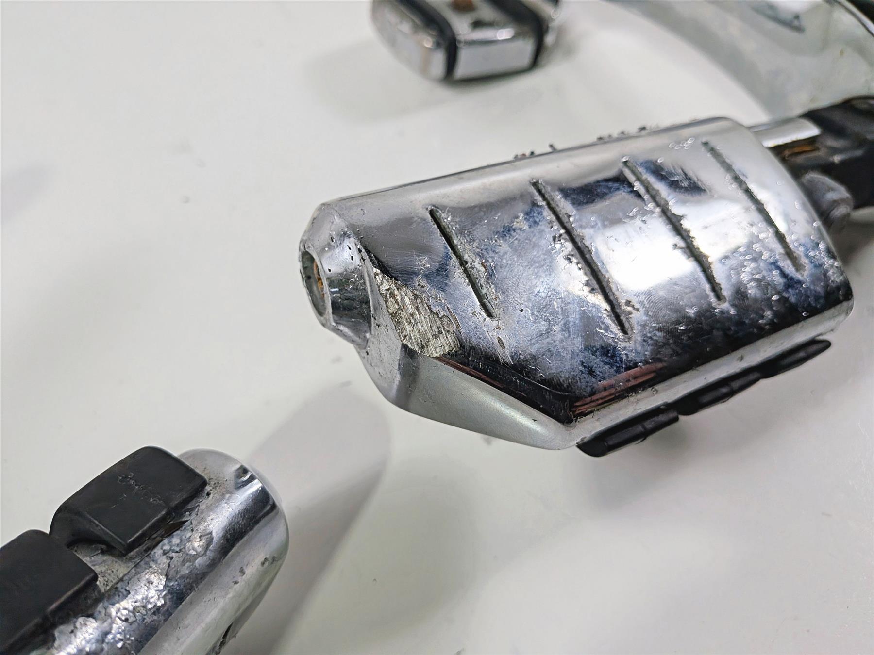 1998 Harley Dyna FXDL Low Rider Front Rider Footpeg + Brake Shift Lever 50649-90 {{ shop.shopifyCountryName }} - Mototech271