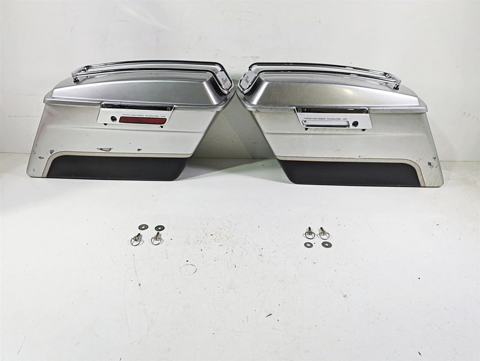 2003 Harley Touring FLHTCUI 100TH E-Glide Saddlebag Saddle Bag Set Read 90753-93 {{ shop.shopifyCountryName }} - Mototech271