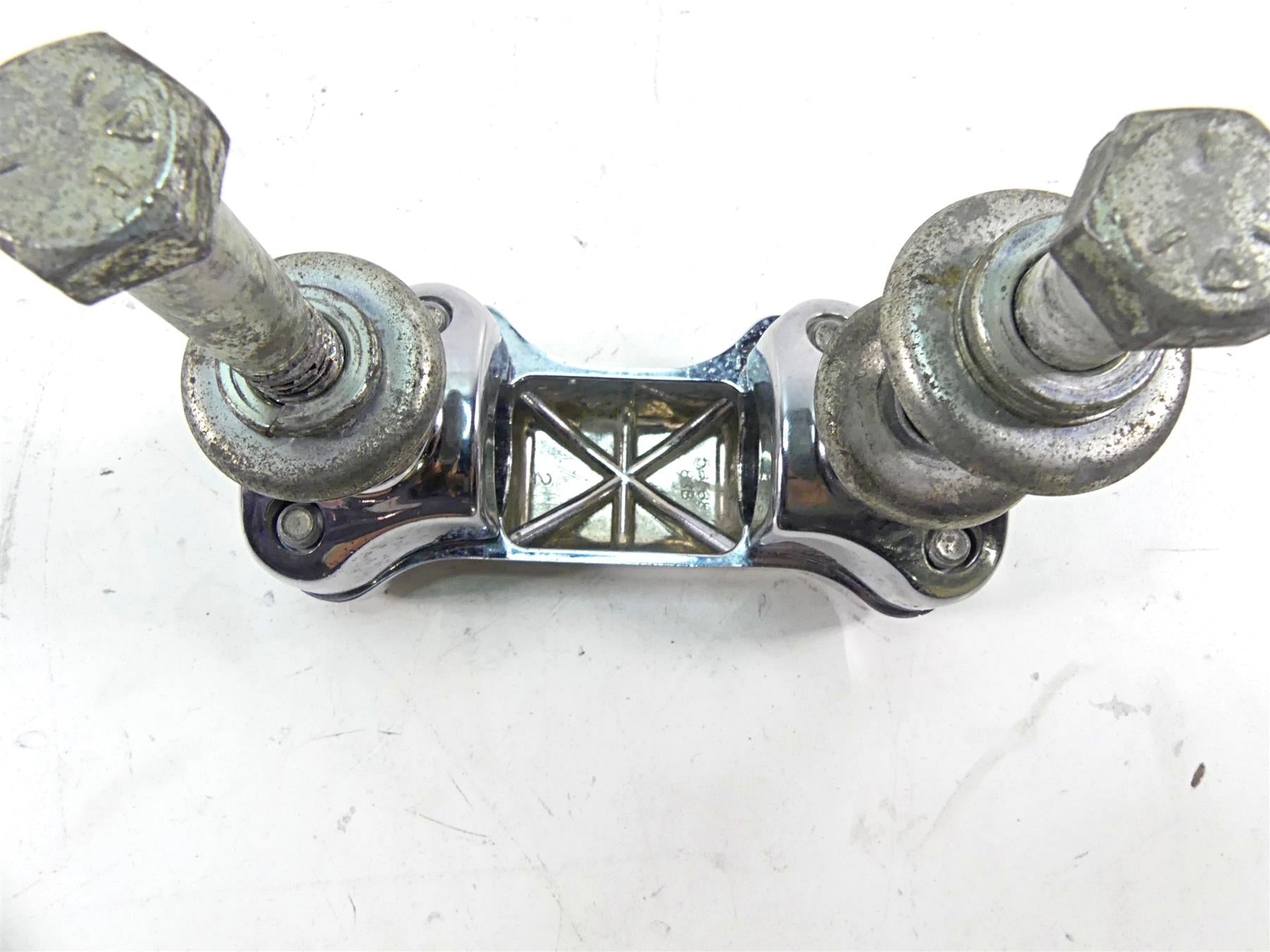 2002 Harley FLSTCI Softail Heritage Chrome Handlebar Holder Riser Set 56567-86B {{ shop.shopifyCountryName }} - Mototech271