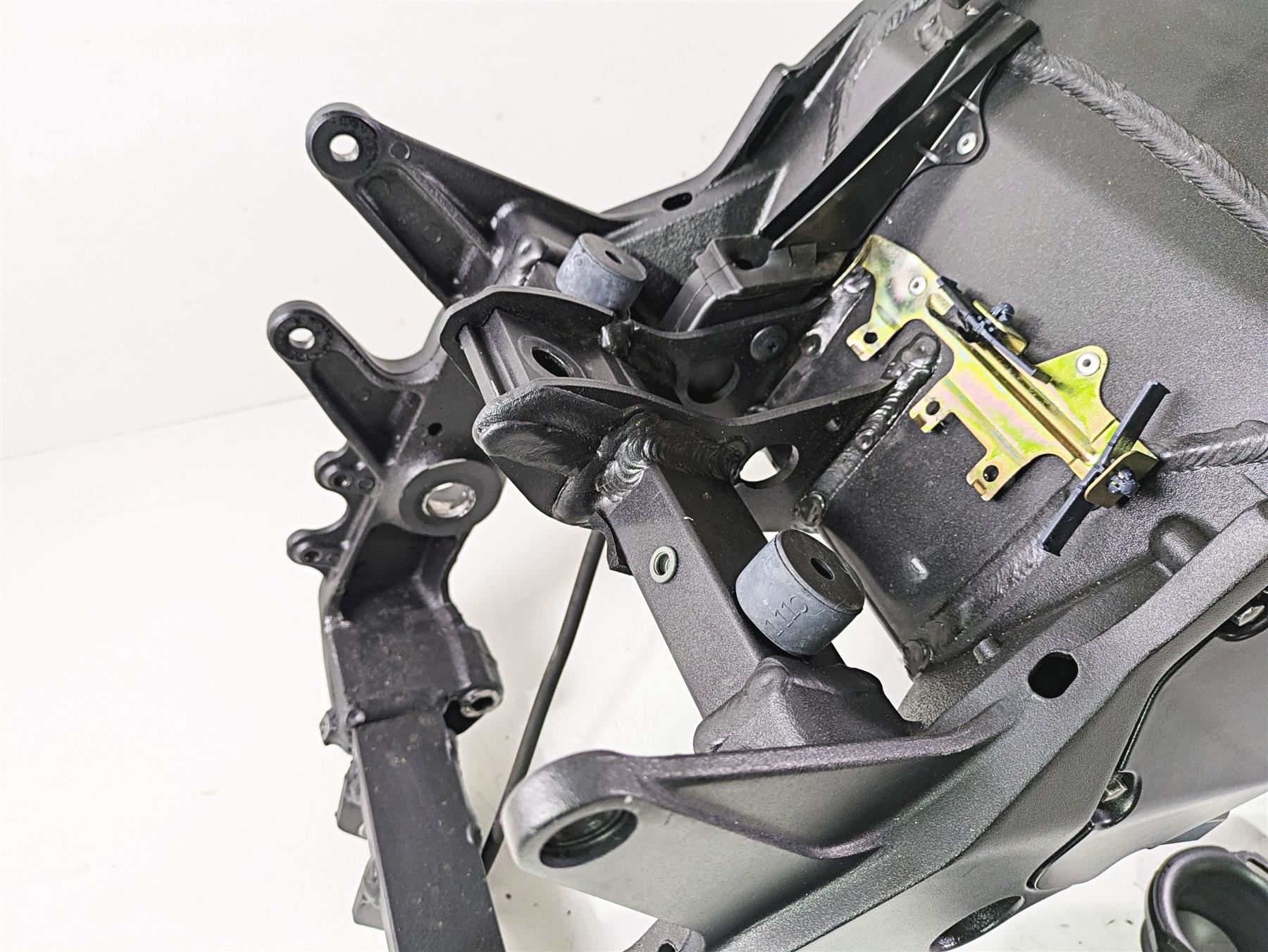 2005 Kawasaki ZX12R Ninja Straight Main Frame Chassis With Clear Texas Title 32160-1774-8F {{ shop.shopifyCountryName }} - Mototech271