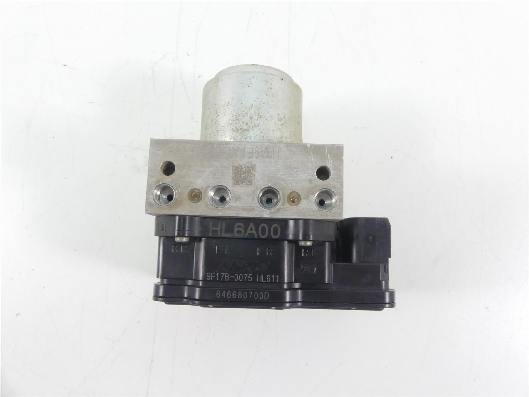2020 Honda Talon SXS1000R S2R Nissin Vsa Modulator Abs Pump 57110-HL6-A01 {{ shop.shopifyCountryName }} - Mototech271