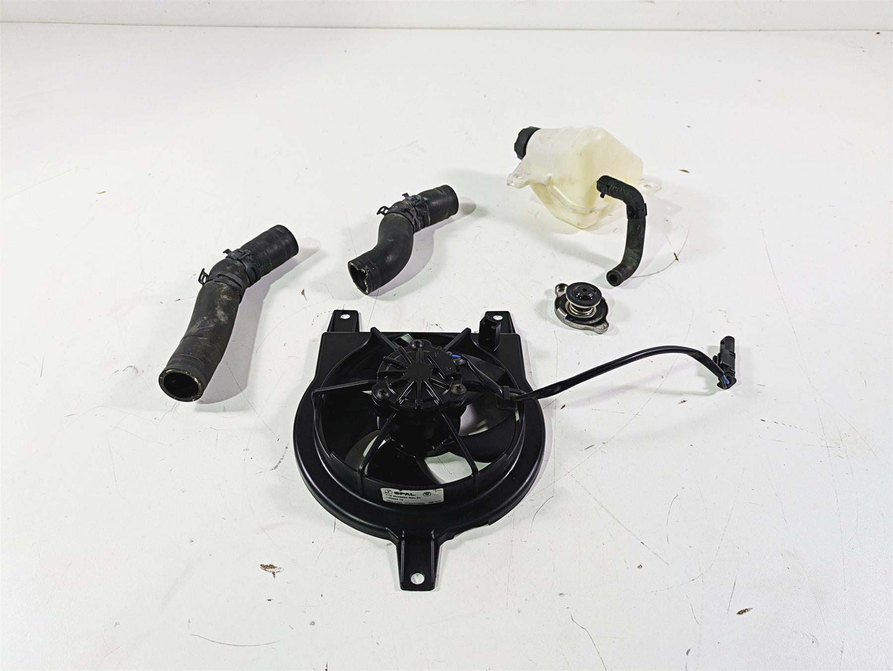 2017 BMW F800GS Adv K75 Radiator Fan Reservoir Hoses Set 17118530393 {{ shop.shopifyCountryName }} - Mototech271