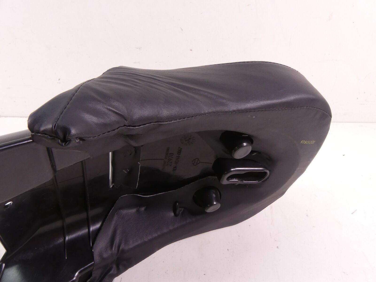 2009 Harley VRSCAW V-Rod Rear Passenger Seat Saddle - Nice 52387-07 {{ shop.shopifyCountryName }} - Mototech271