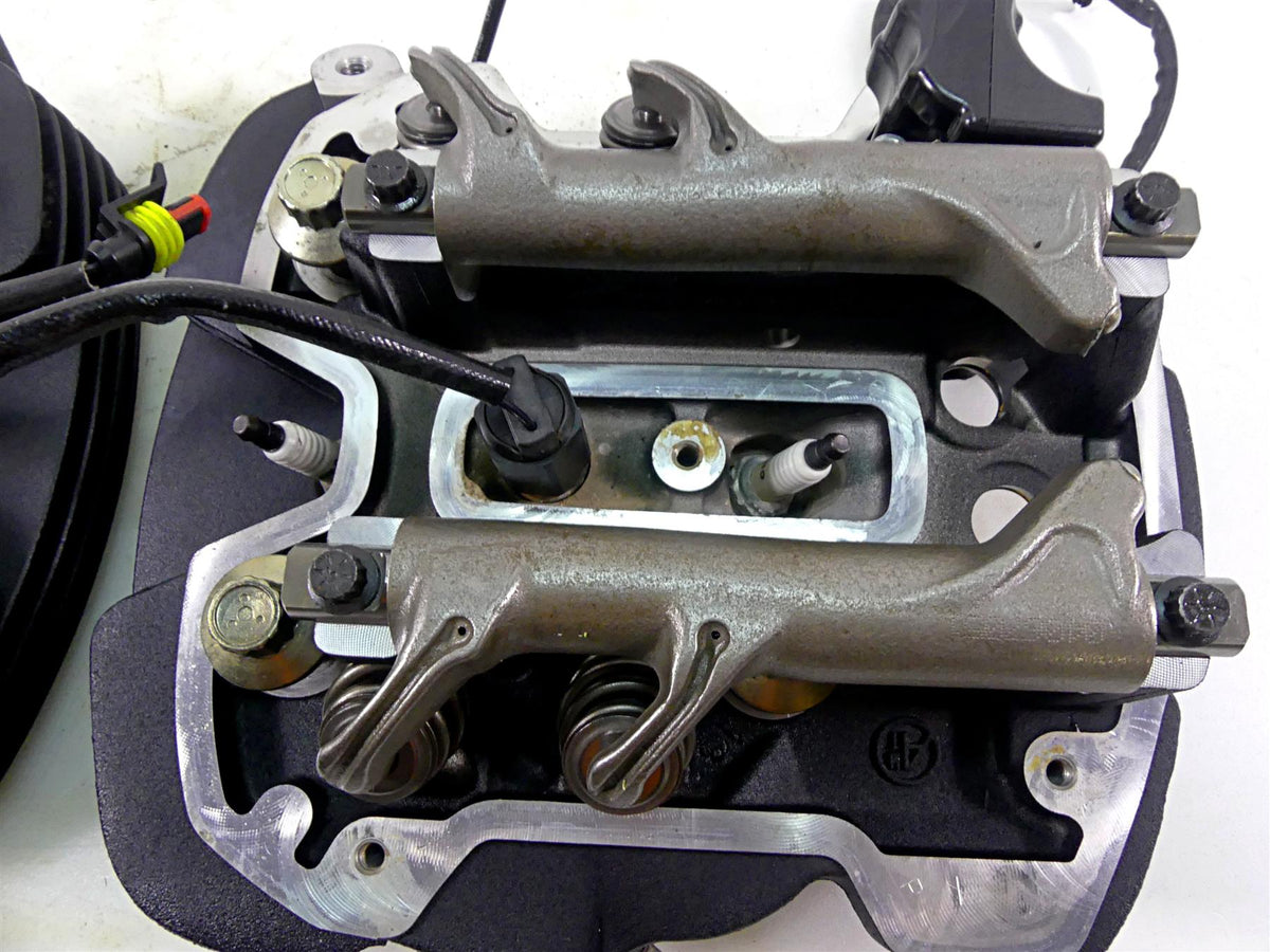 2020 Harley Softail FXST Standard Cylinder Head Cylinderhead Set 16500569 {{ shop.shopifyCountryName }} - Mototech271
