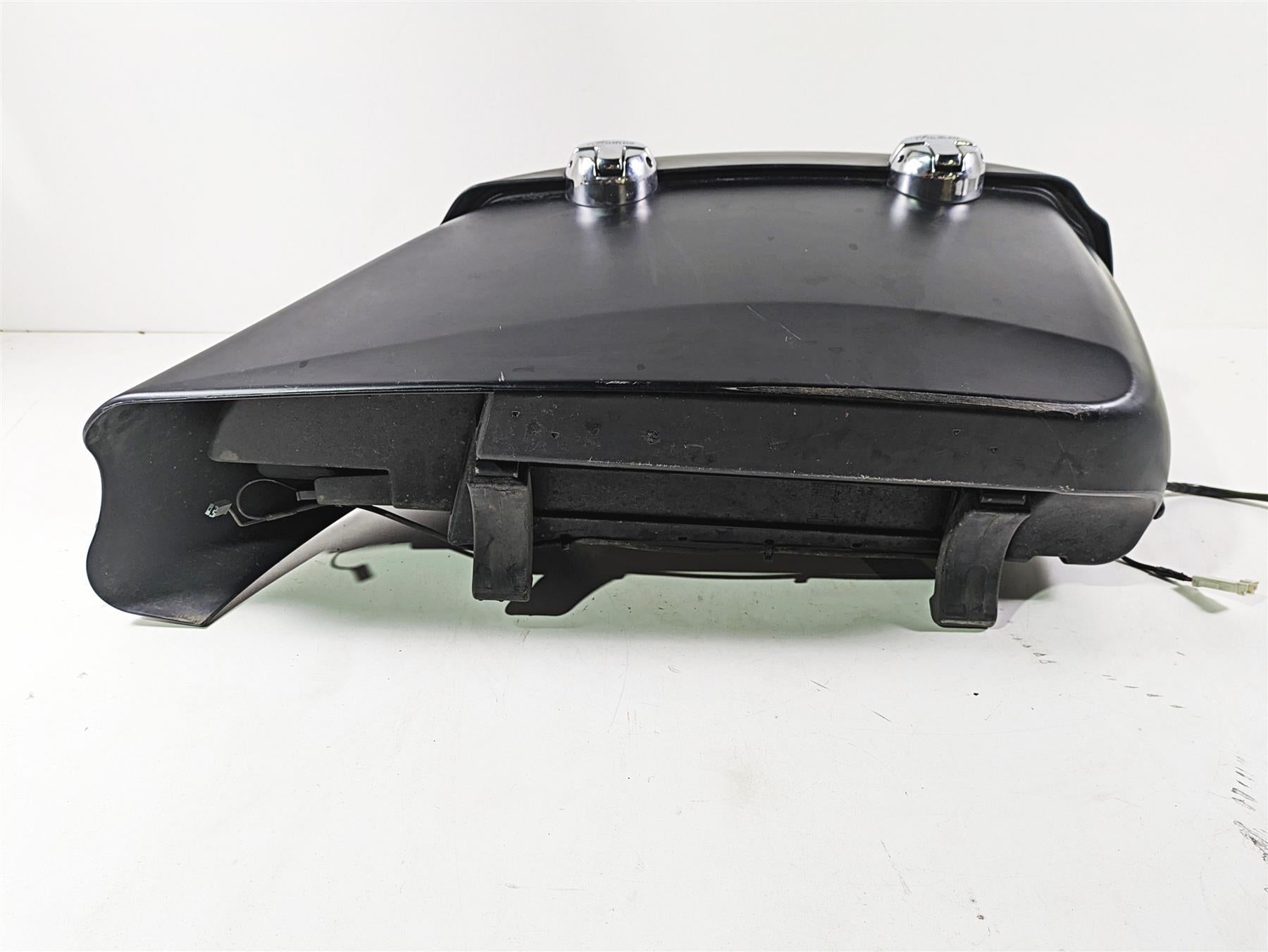 2018 Indian Chieftain Dark Horse Right Saddlebag Saddle Bag & Speaker 5451494 {{ shop.shopifyCountryName }} - Mototech271
