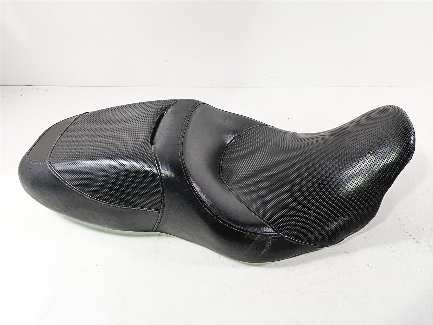 2017 Harley Touring FLTRXS Road Glide Seat Saddle 52000142 | Mototech271