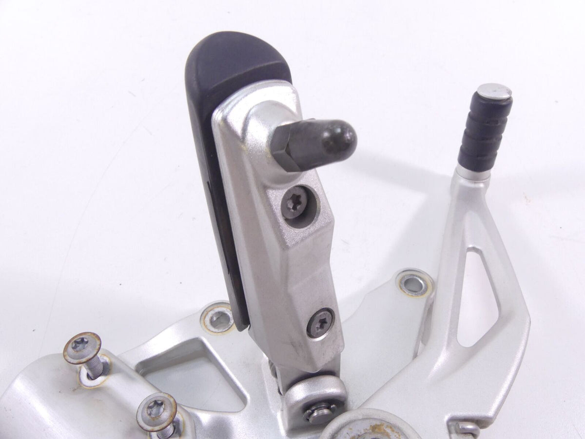 2008 BMW R1200R K27 Right Rider Footpeg Foot Peg Brake Pedal Set 46717671076 {{ shop.shopifyCountryName }} - Mototech271