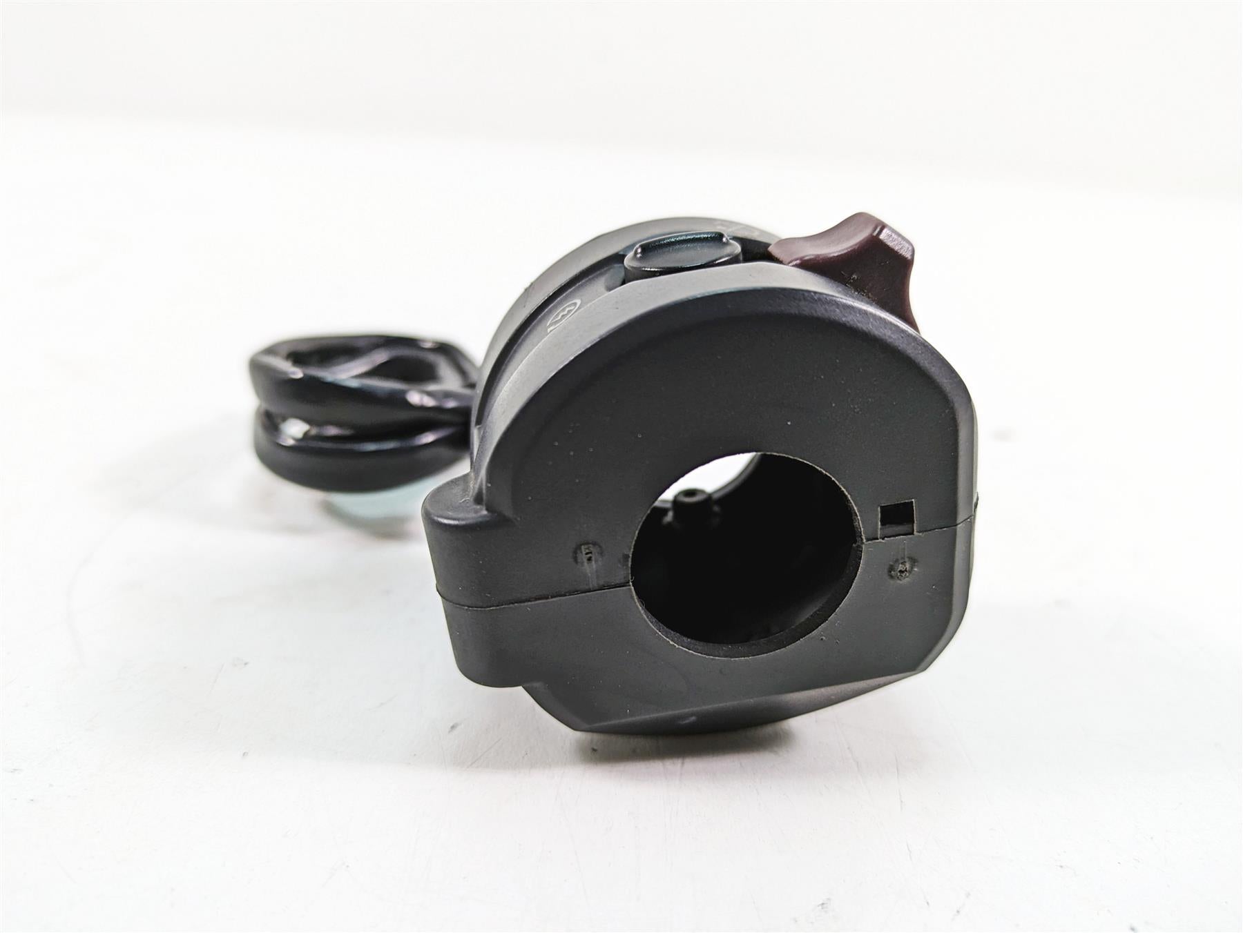 2016 Ducati Panigale 1299 S Right Hand Start Kill Control Switch 65010093I {{ shop.shopifyCountryName }} - Mototech271