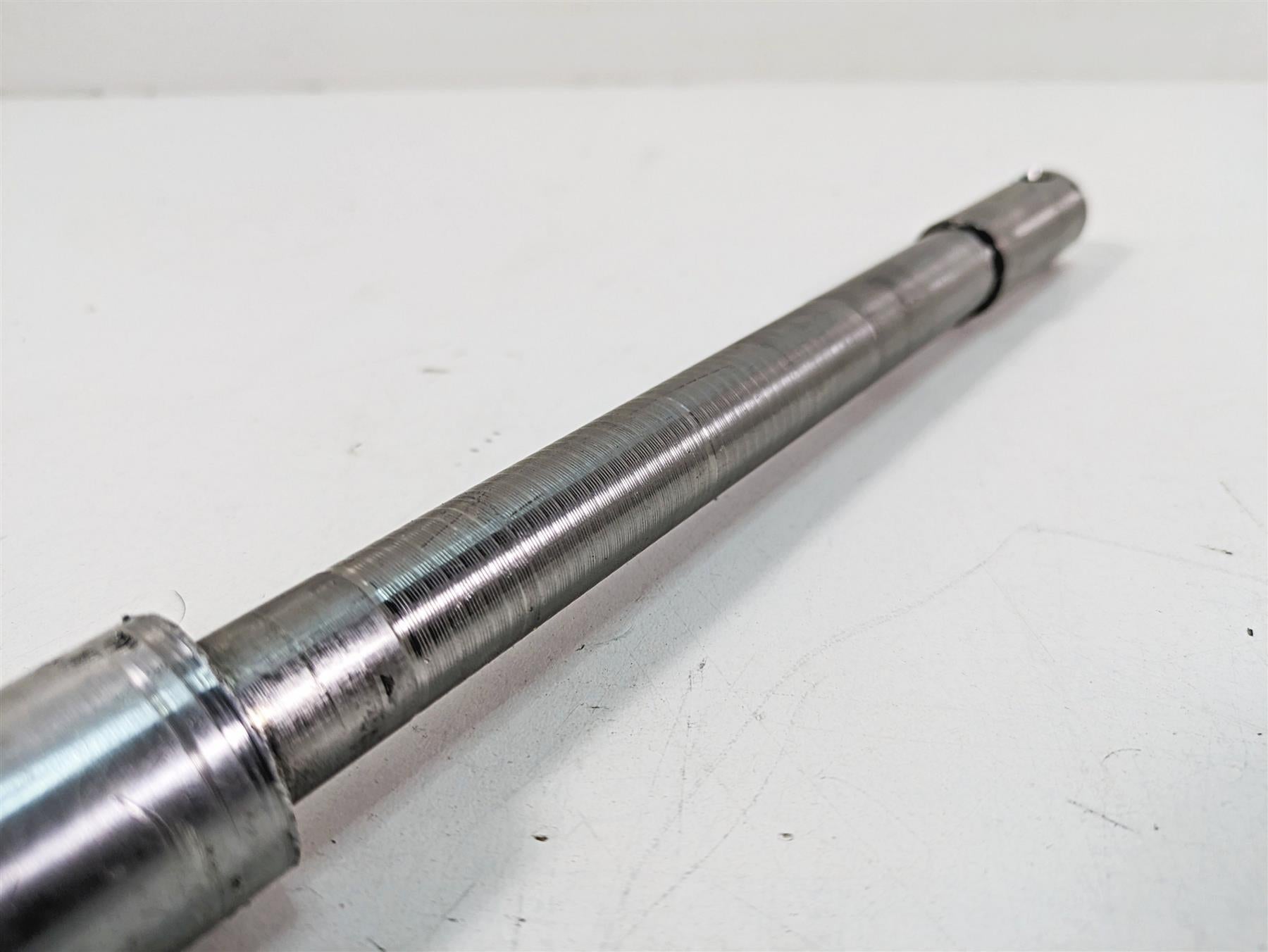 1999 Harley Touring FLHTC Electra Glide Front 3/4" Wheel Spindle Axle 43346-83B {{ shop.shopifyCountryName }} - Mototech271
