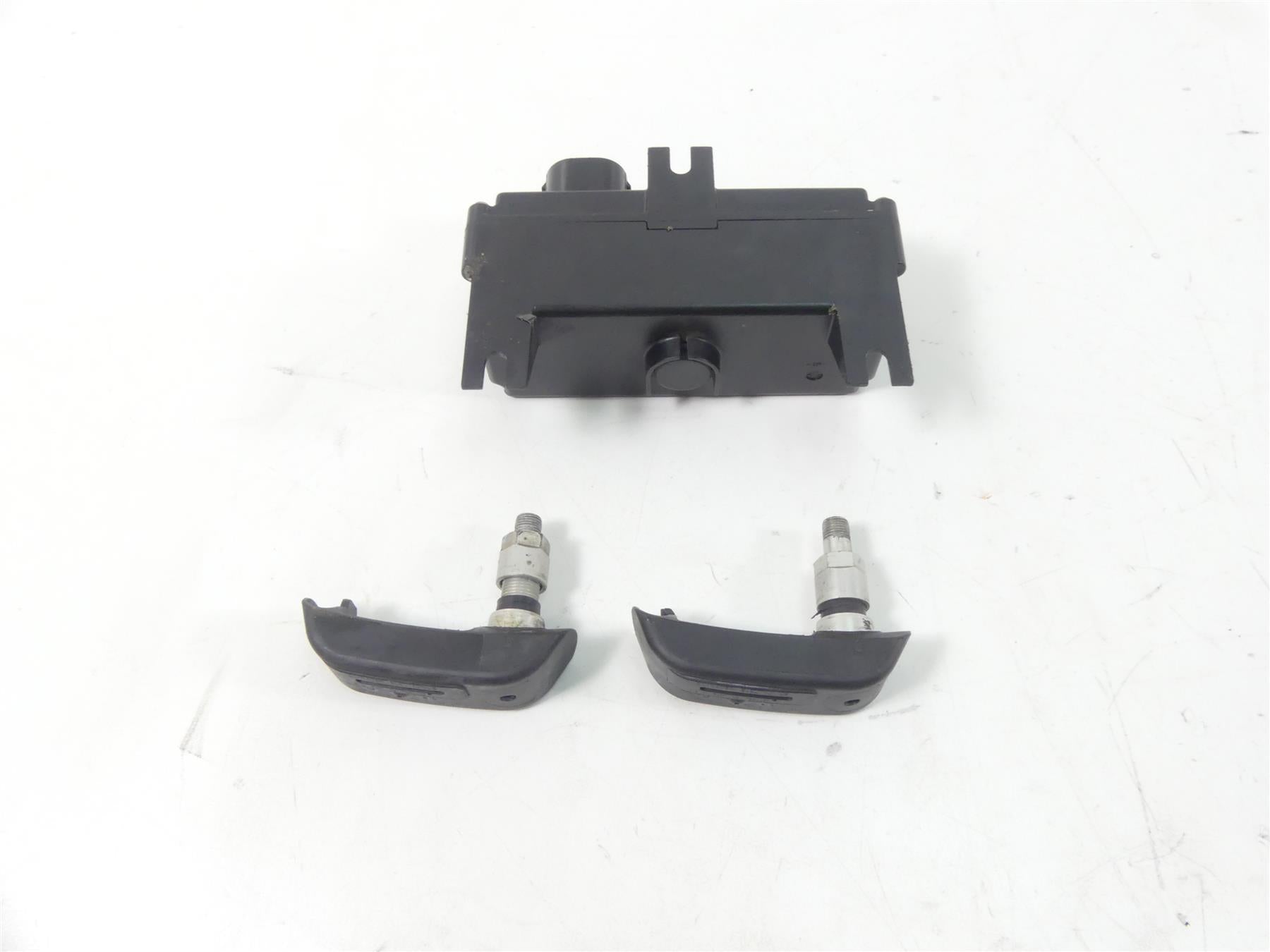 2011 BMW R1200GS K255 Adv Tire Pressure Sensors + Rdc Module 7720818 36318532731 {{ shop.shopifyCountryName }} - Mototech271