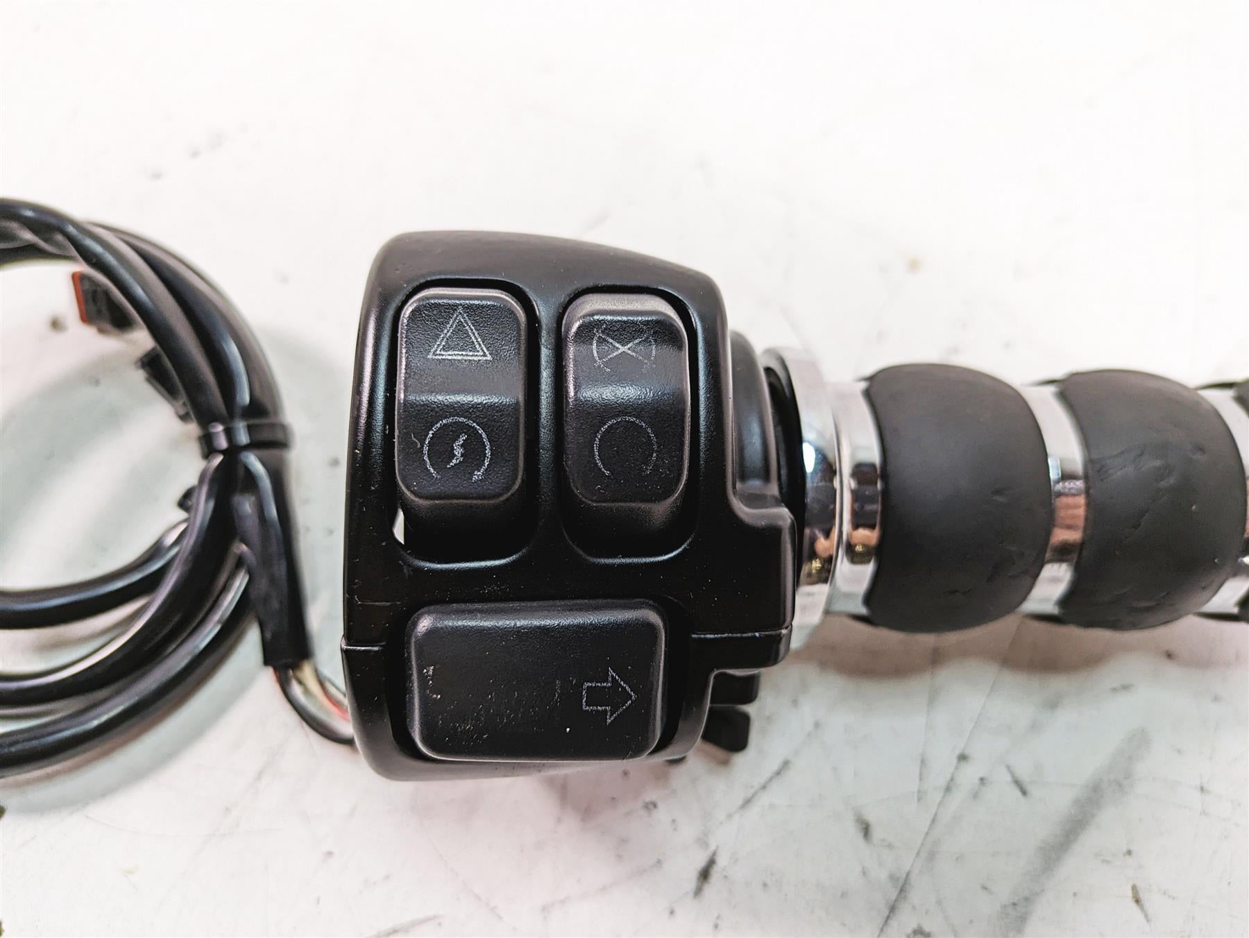 2019 Harley XL883N Sportster Iron Right Hand Control Switch 71500118 ...