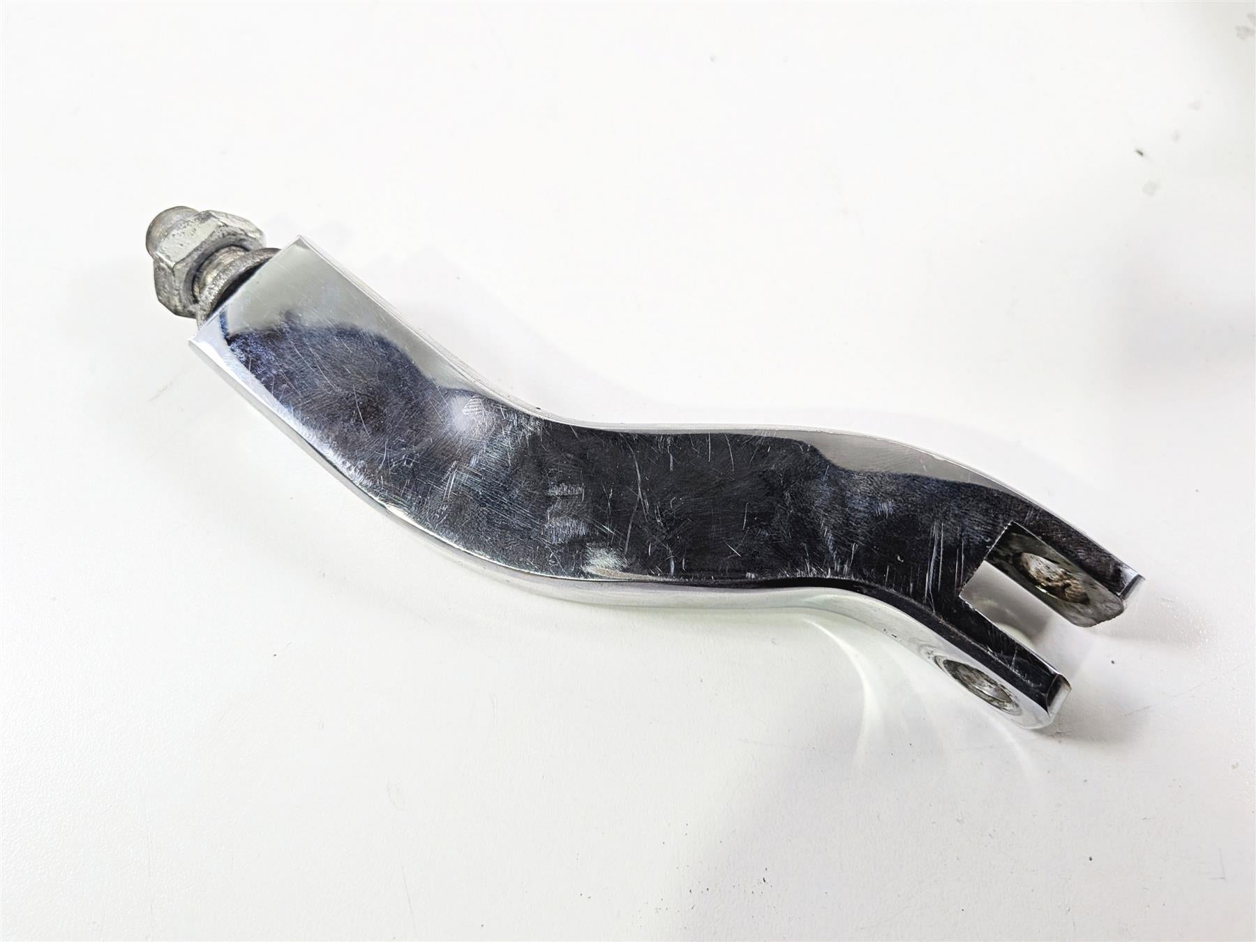 1998 Harley Dyna FXDL Low Rider Passenger Footpeg Mounts & Mounting Bar 52740-94 {{ shop.shopifyCountryName }} - Mototech271