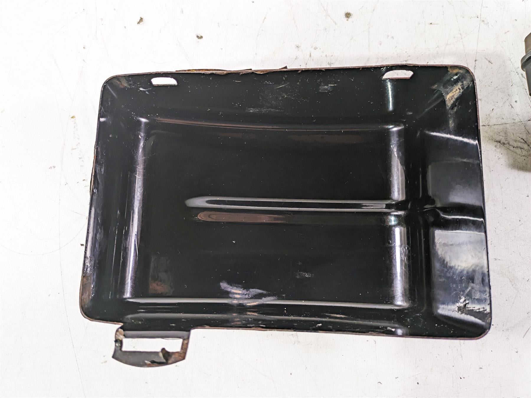 2013 Harley FXDWG Dyna Wide Glide Electrical Tray Stay & Cover 70367-12 66361-12 {{ shop.shopifyCountryName }} - Mototech271
