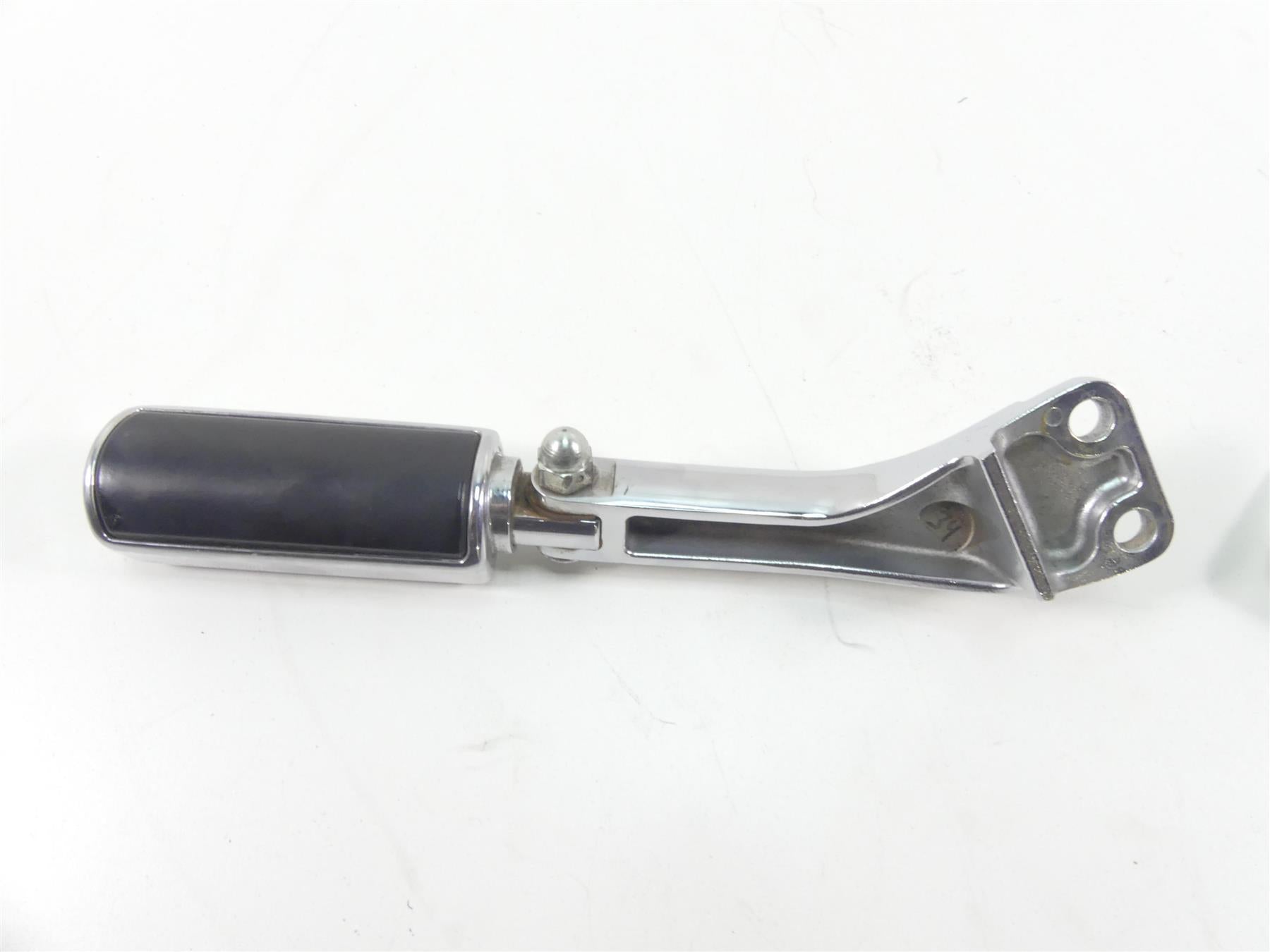 2009 Harley Dyna FXDF SE CVO Fat Bob Rear Chrome Passenger Footpeg Set 49251-06A {{ shop.shopifyCountryName }} - Mototech271