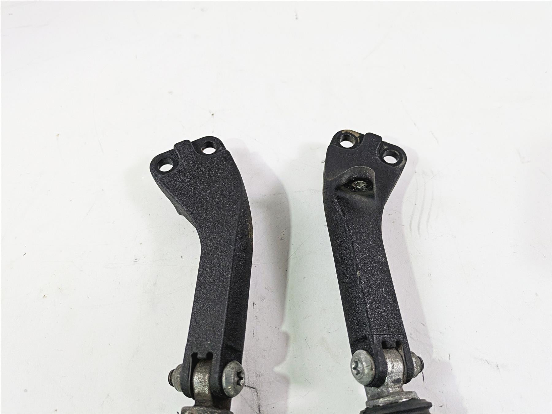 2015 Harley FXDF Dyna Fat Bob Rear Passenger Footpeg Rest Set 49224-06A 49230-06 {{ shop.shopifyCountryName }} - Mototech271