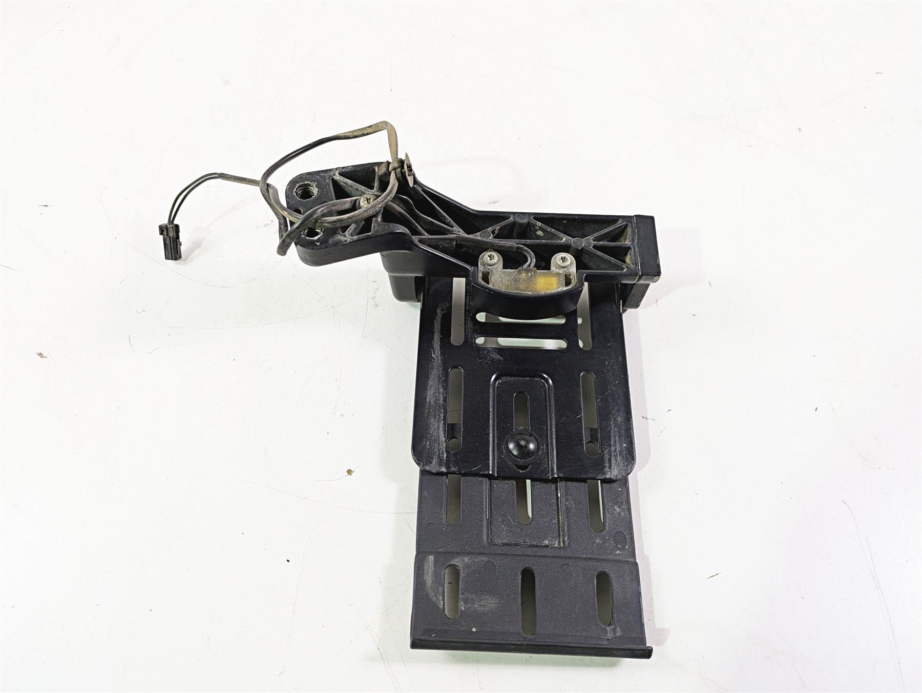2013 Harley VRSCF Muscle Rod Side License Plate Holder 69390-09 {{ shop.shopifyCountryName }} - Mototech271