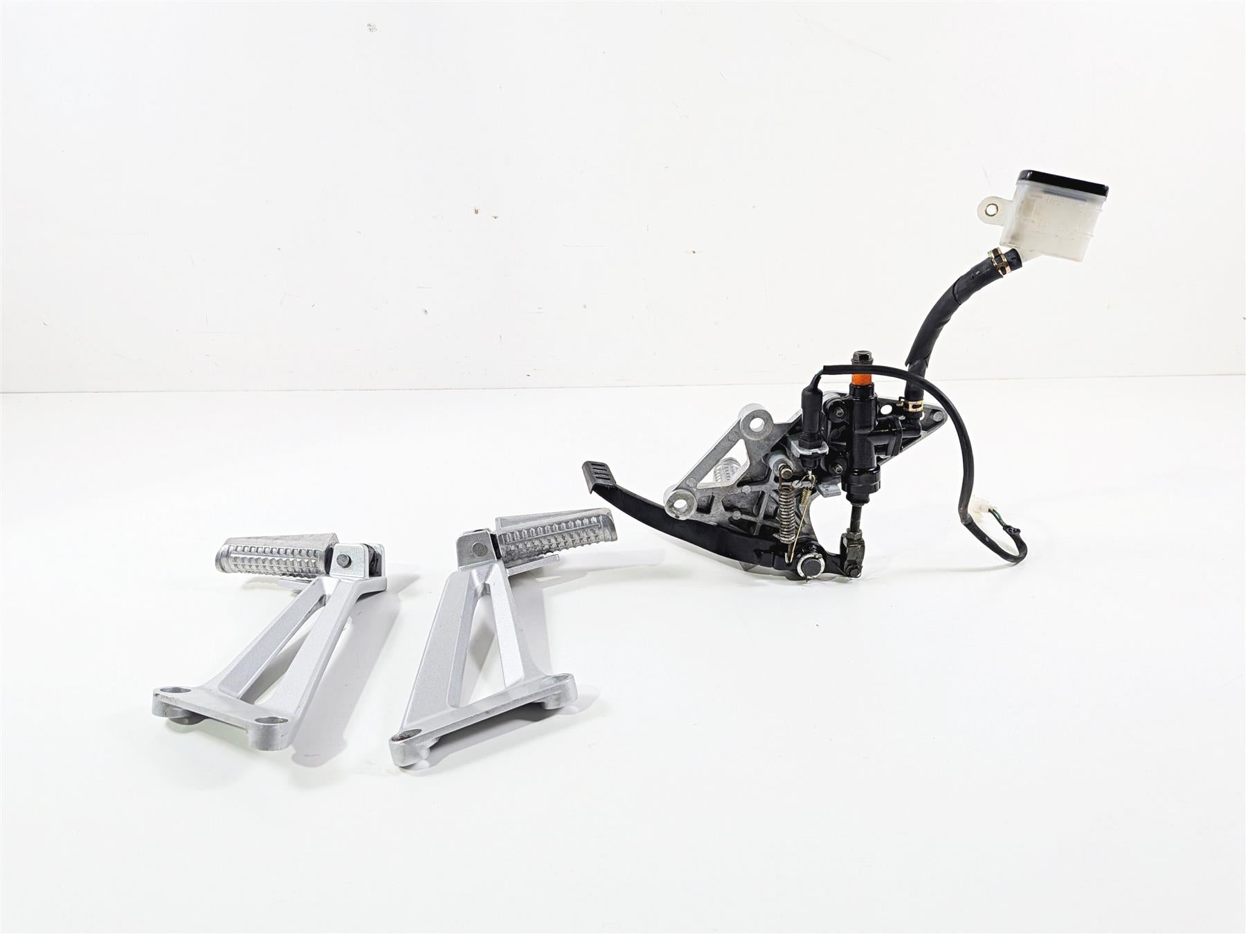 2023 Vitacci GTT 250 Rear Passenger Footpeg & Right Rider Foot Rest Set {{ shop.shopifyCountryName }} - Mototech271