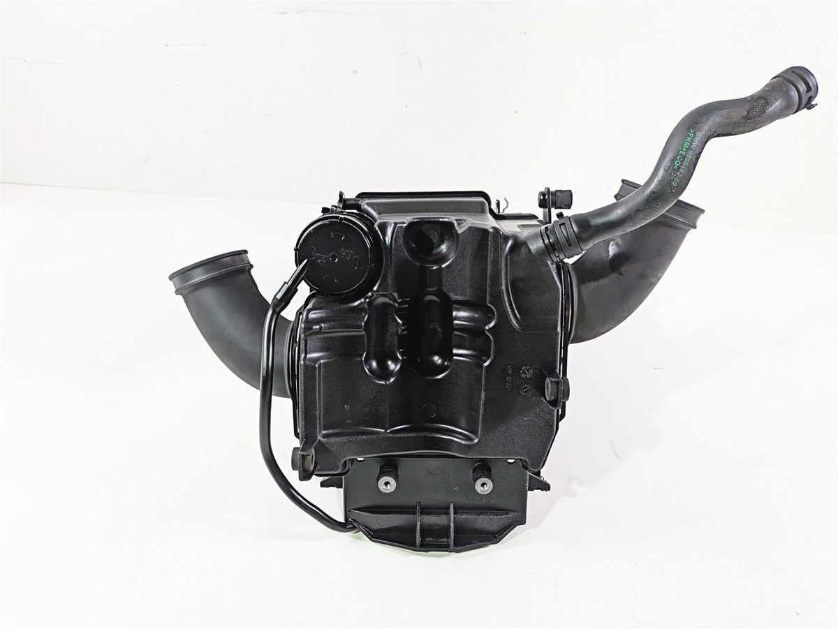 2022 BMW RnineT Pure K22 Air Box Breather Filter & All Tubes Set 13718405525 {{ shop.shopifyCountryName }} - Mototech271