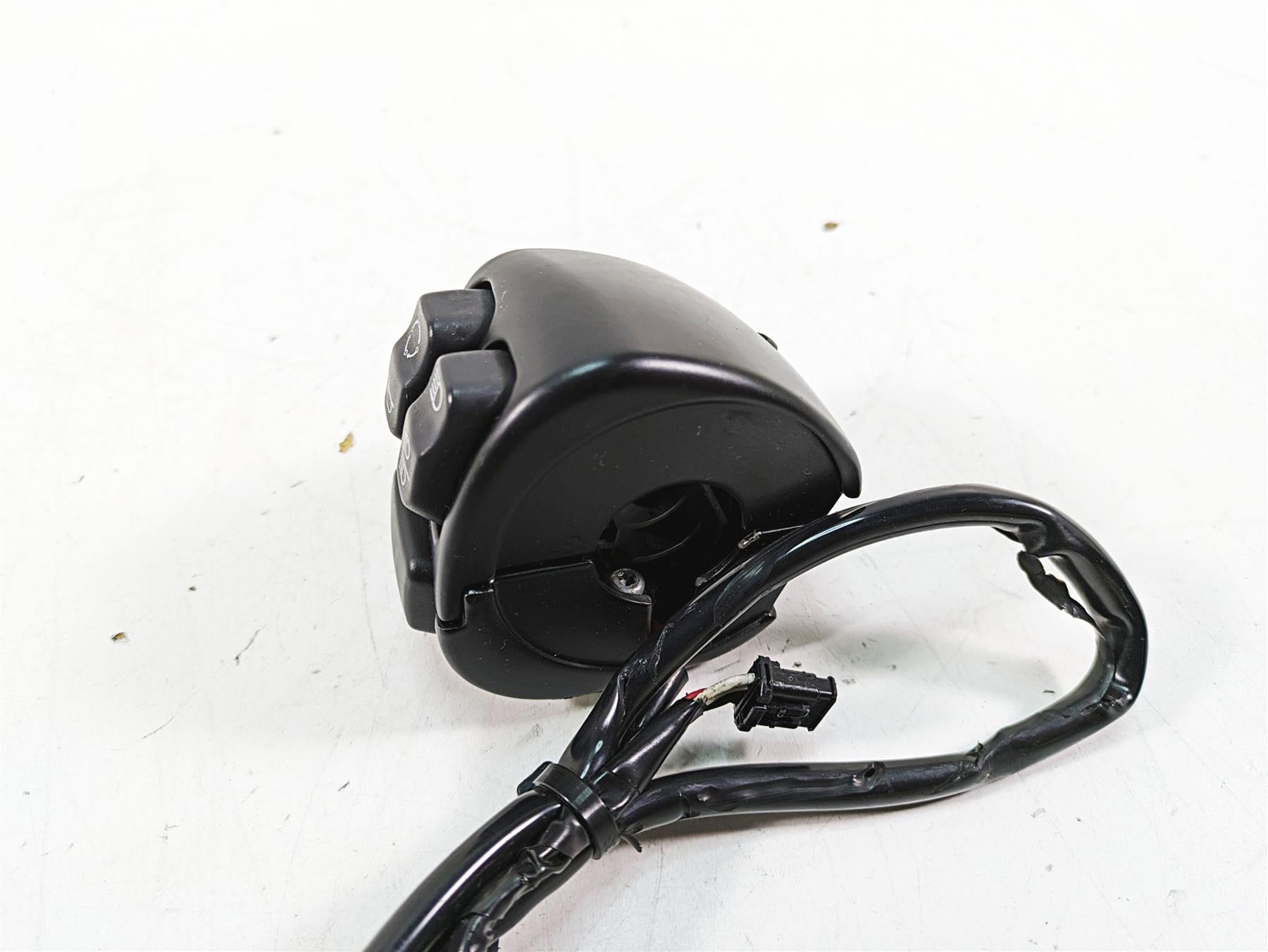 2020 Harley Softail FXBB Street Bob Left Hand Control Switch - Read 71500292 {{ shop.shopifyCountryName }} - Mototech271