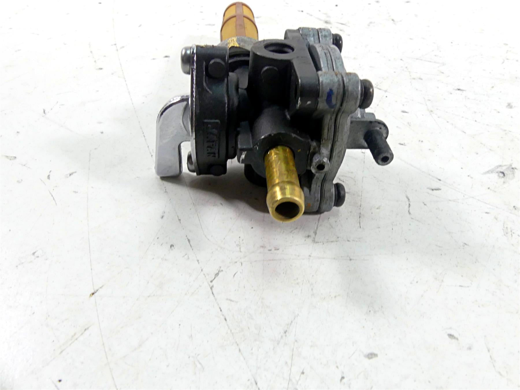 1997 Harley Sportster XL1200 C Petcock Fuel Gas Petrol Valve 62169-95C {{ shop.shopifyCountryName }} - Mototech271