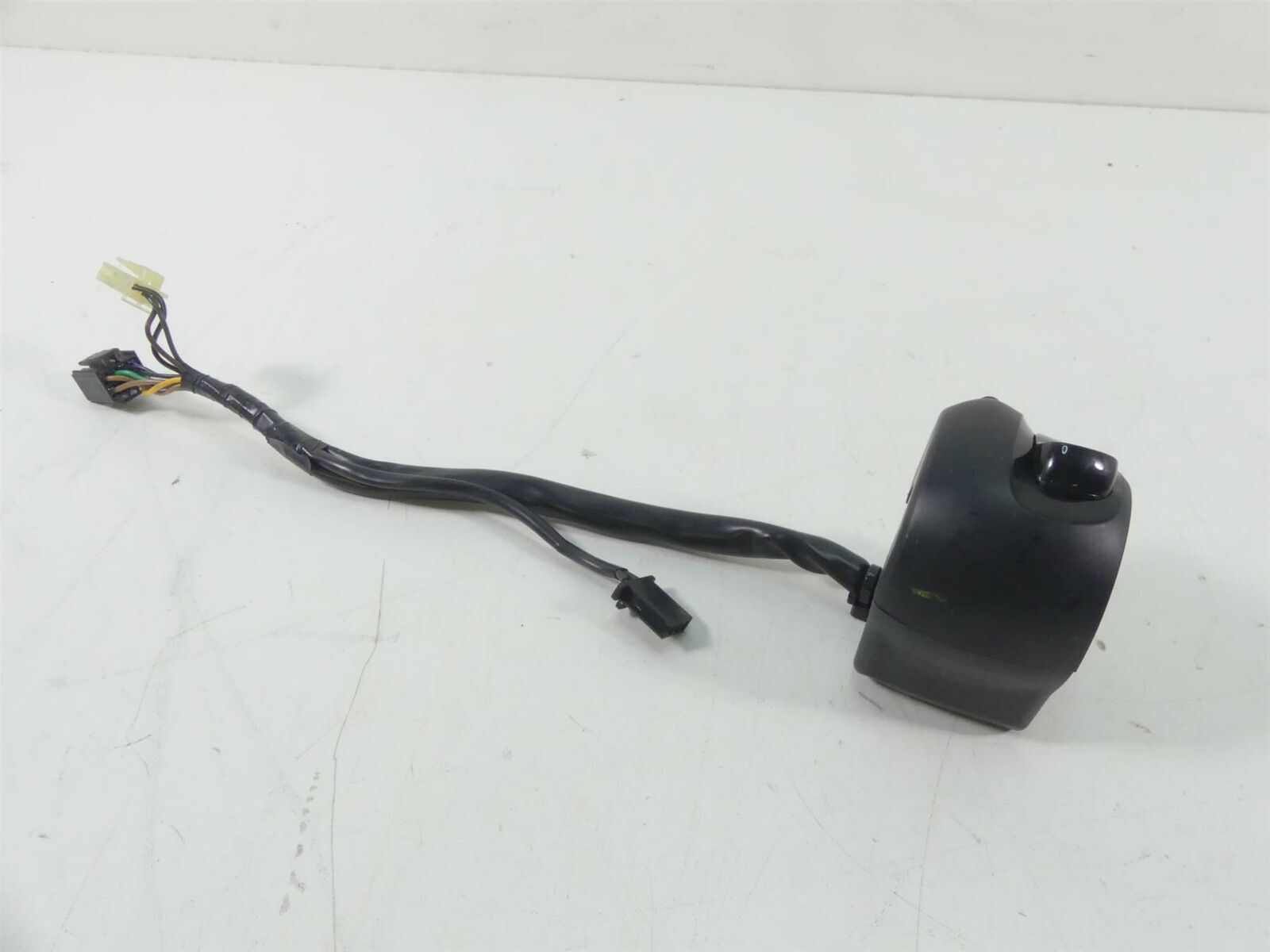 2020 Yamaha VMX17 1700 Left Hand Control Switch Blinker Signal 2S3-83972-00-00 {{ shop.shopifyCountryName }} - Mototech271