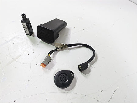 2007 Harley Touring FLHTCU SE CVO E-Glide Tssm Turn Signal Module & Fob 68924-07 {{ shop.shopifyCountryName }} - Mototech271