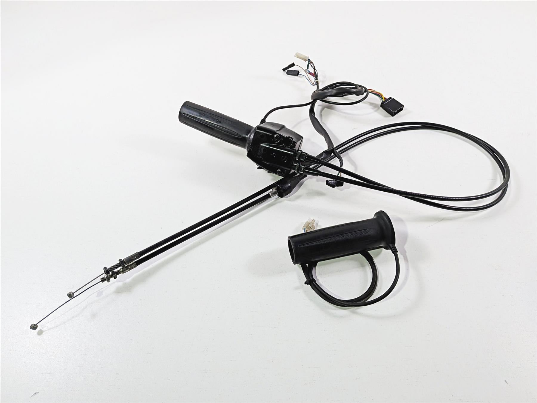 2013 Victory Vision Tour Right Hand Control Switch & Grip Heater 4011357 {{ shop.shopifyCountryName }} - Mototech271