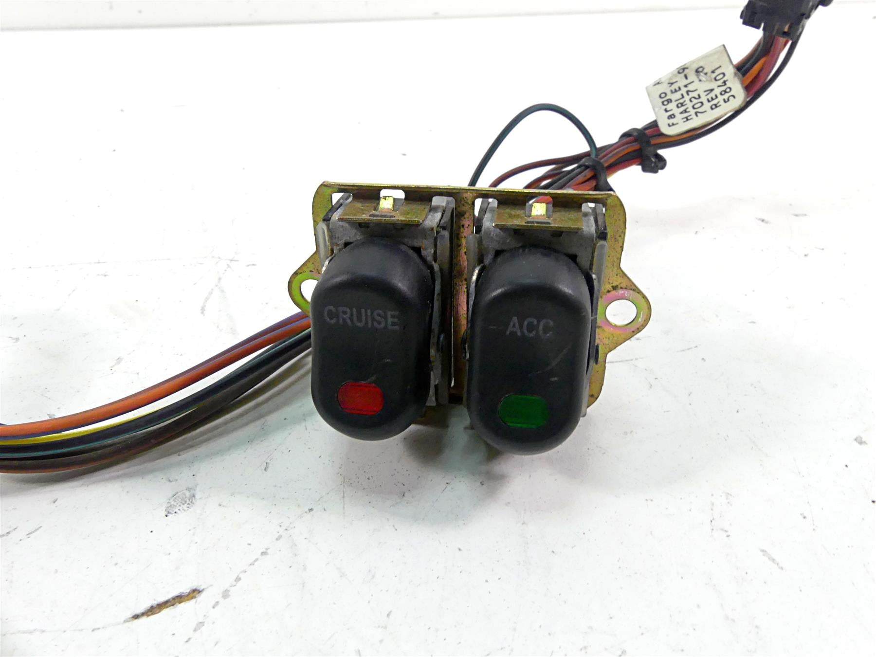 2006 Harley Touring FLHTCU SE E-Glide Auxiliary Spot Spkr Switches Set 70271-98 {{ shop.shopifyCountryName }} - Mototech271