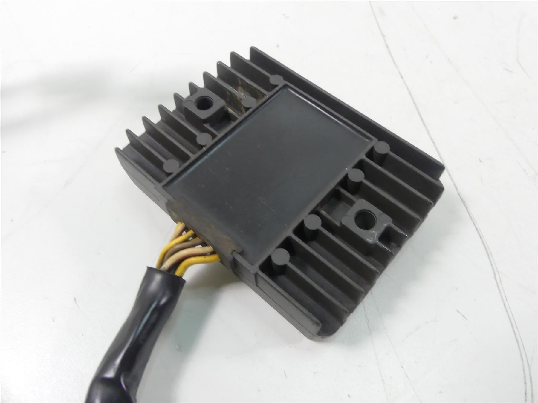 2004 Kawasaki VN1600 Meanstreak Rectifier Voltage Regulator 21066-1126 {{ shop.shopifyCountryName }} - Mototech271