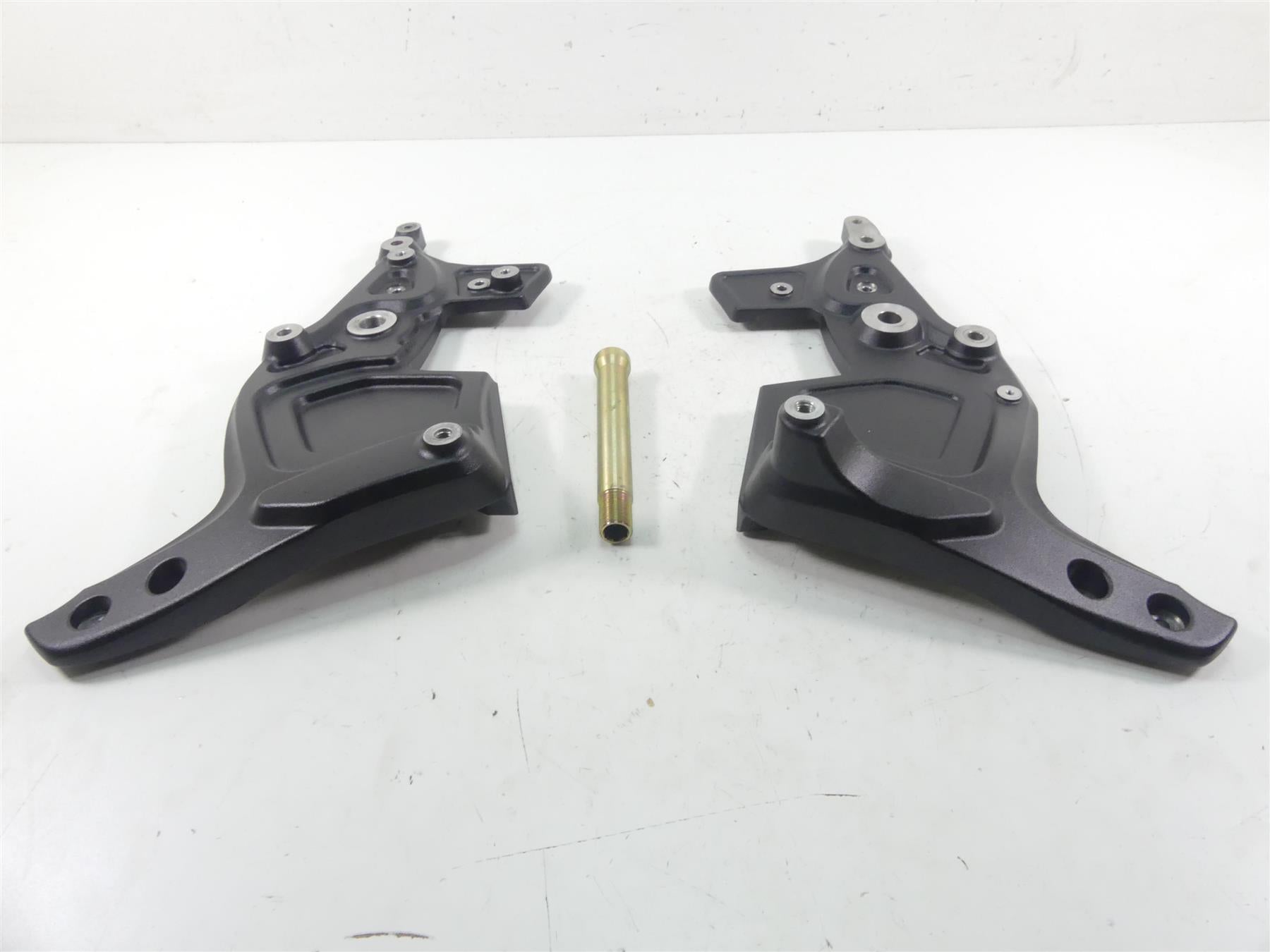2016 Indian Scout Sixty Mid Frame Chassis Side Wall Mount Set 5139625 5139624 {{ shop.shopifyCountryName }} - Mototech271