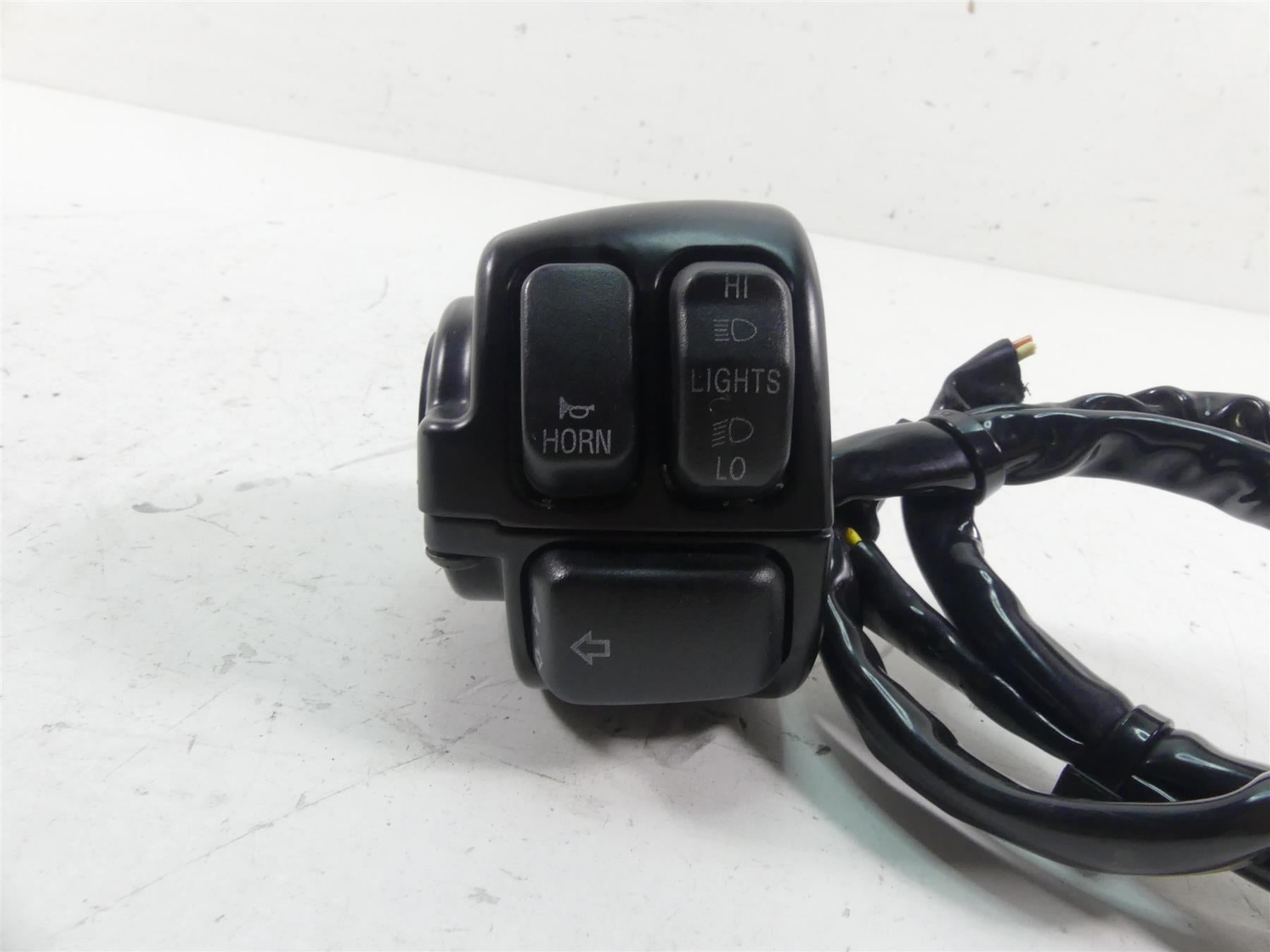 2012 Harley VRSCF Muscle Rod Left Hand Lights Control Switch - Read 71682-06A {{ shop.shopifyCountryName }} - Mototech271