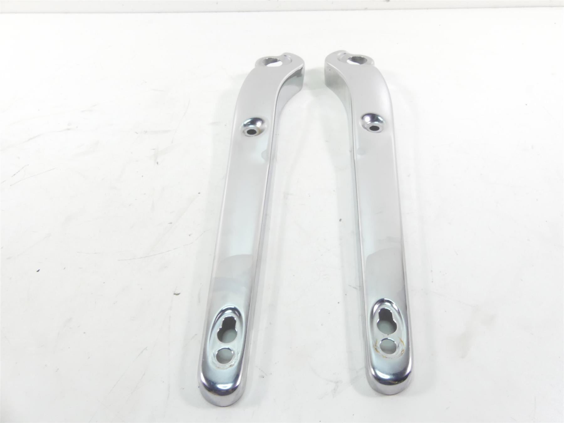 2009 Harley FXDL Dyna Low Rider Rear Fender Struts Braces 59171-06A 59138-06A {{ shop.shopifyCountryName }} - Mototech271